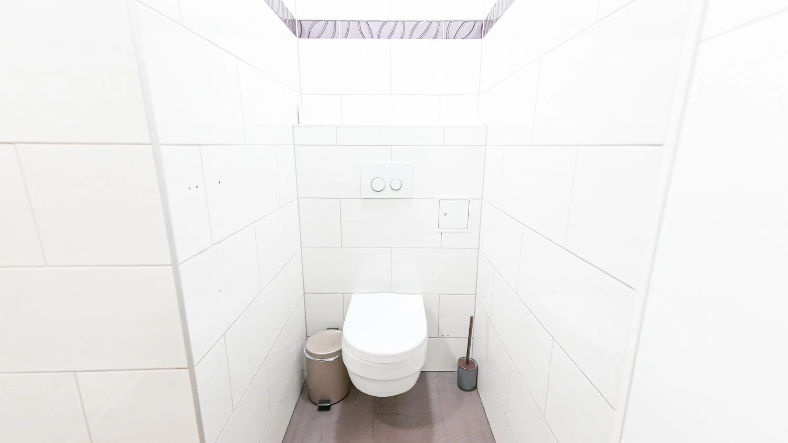 Toilet in Christiano Apartments Hauptbahnhof | contactless check-in