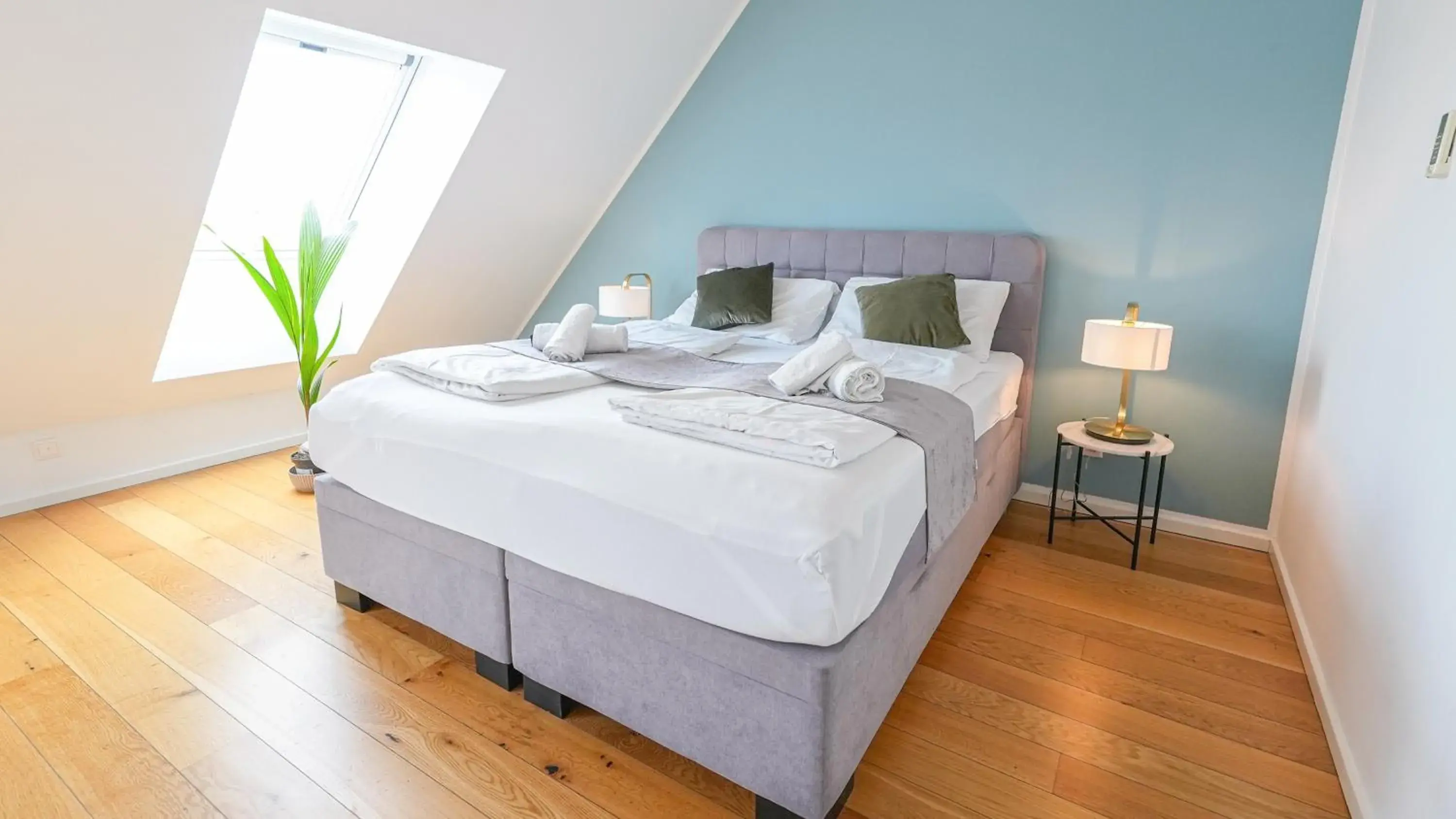 Large Duplex One-Bedroom Apartment with Shared Terrace in Christiano Apartments Hauptbahnhof | contactless check-in Large Duplex One-Bedroom Apartment with Shared Terrace in Christiano Apartments Hauptbahnhof | contactless check-in