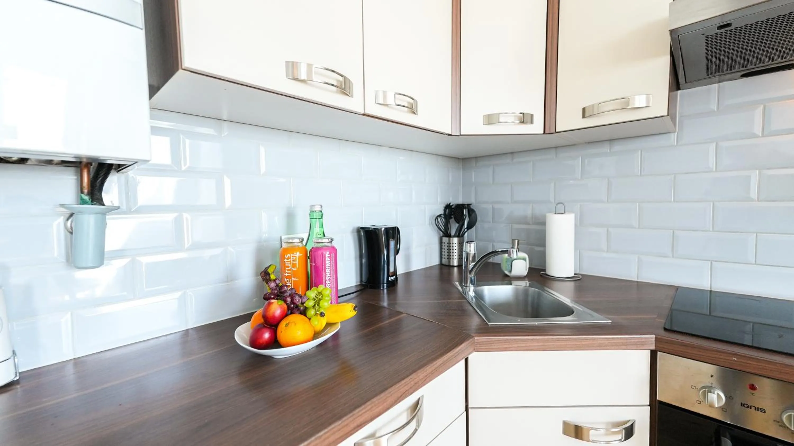 Coffee/tea facilities in Christiano Apartments Hauptbahnhof | contactless check-in