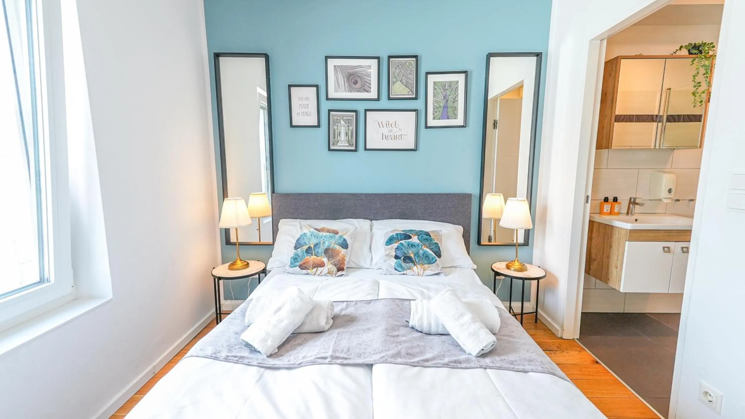 Bed in Christiano Apartments Hauptbahnhof | contactless check-in