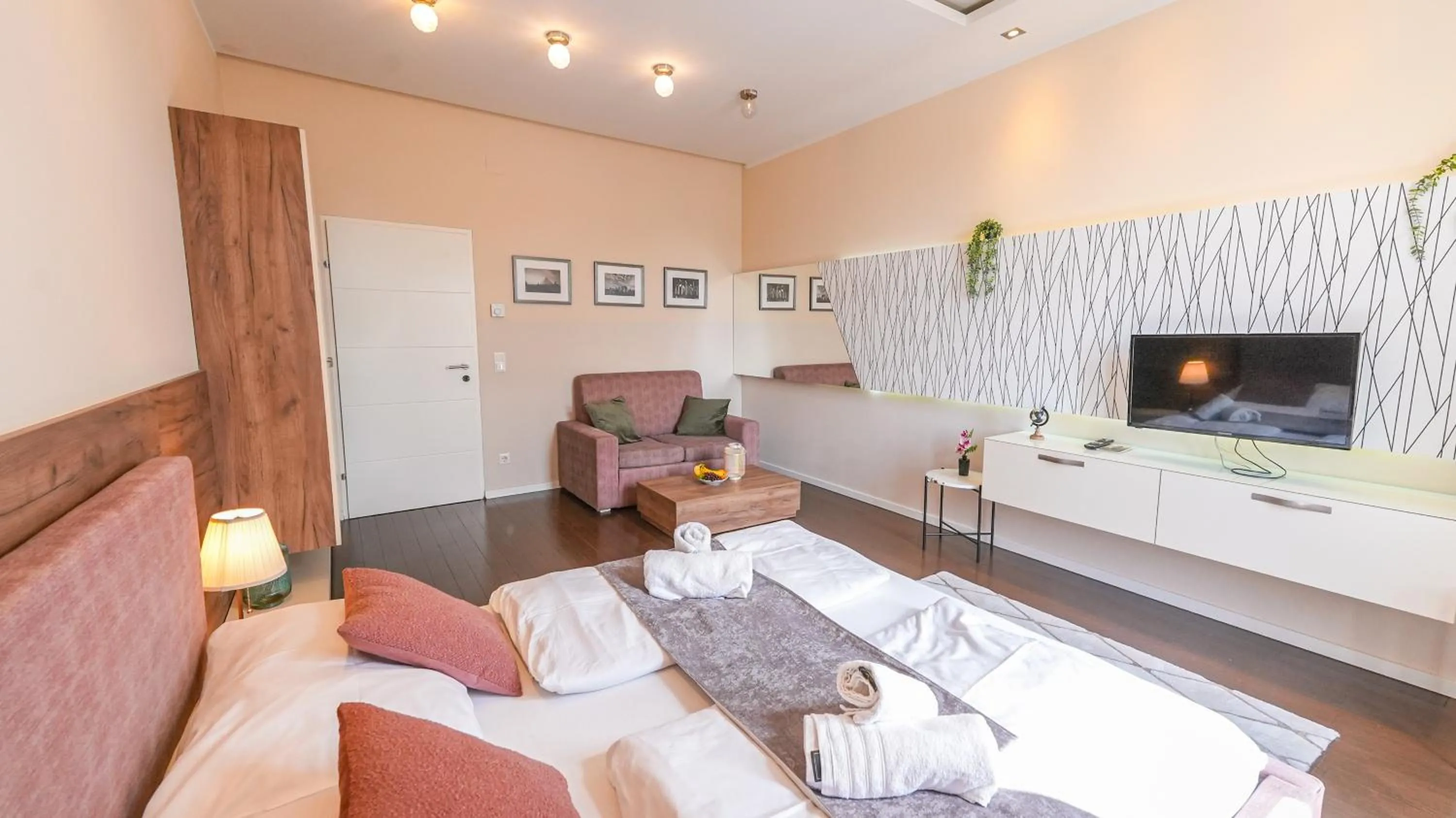 TV and multimedia in Christiano Apartments Hauptbahnhof | contactless check-in