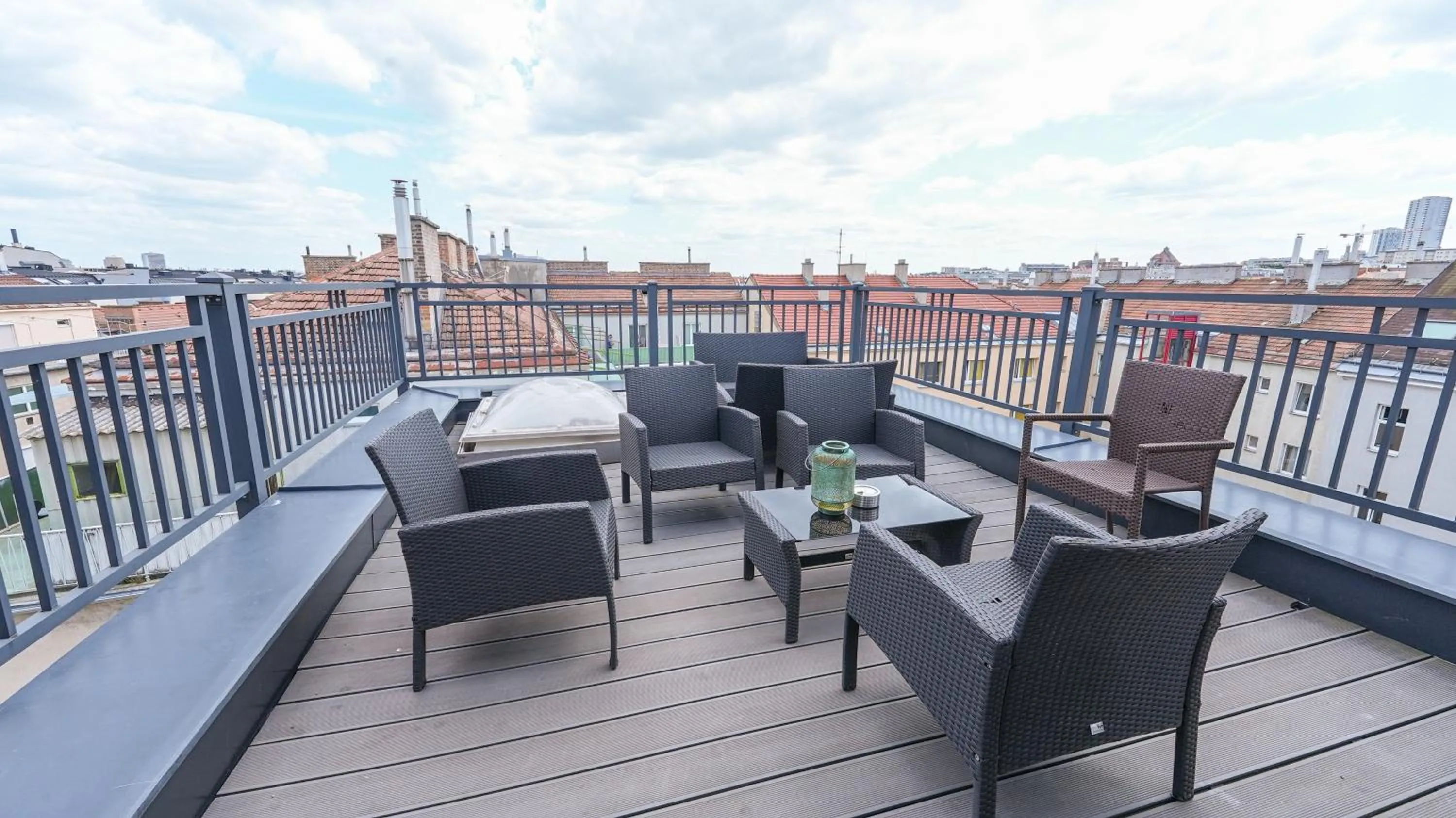 Patio in Christiano Apartments Hauptbahnhof | contactless check-in