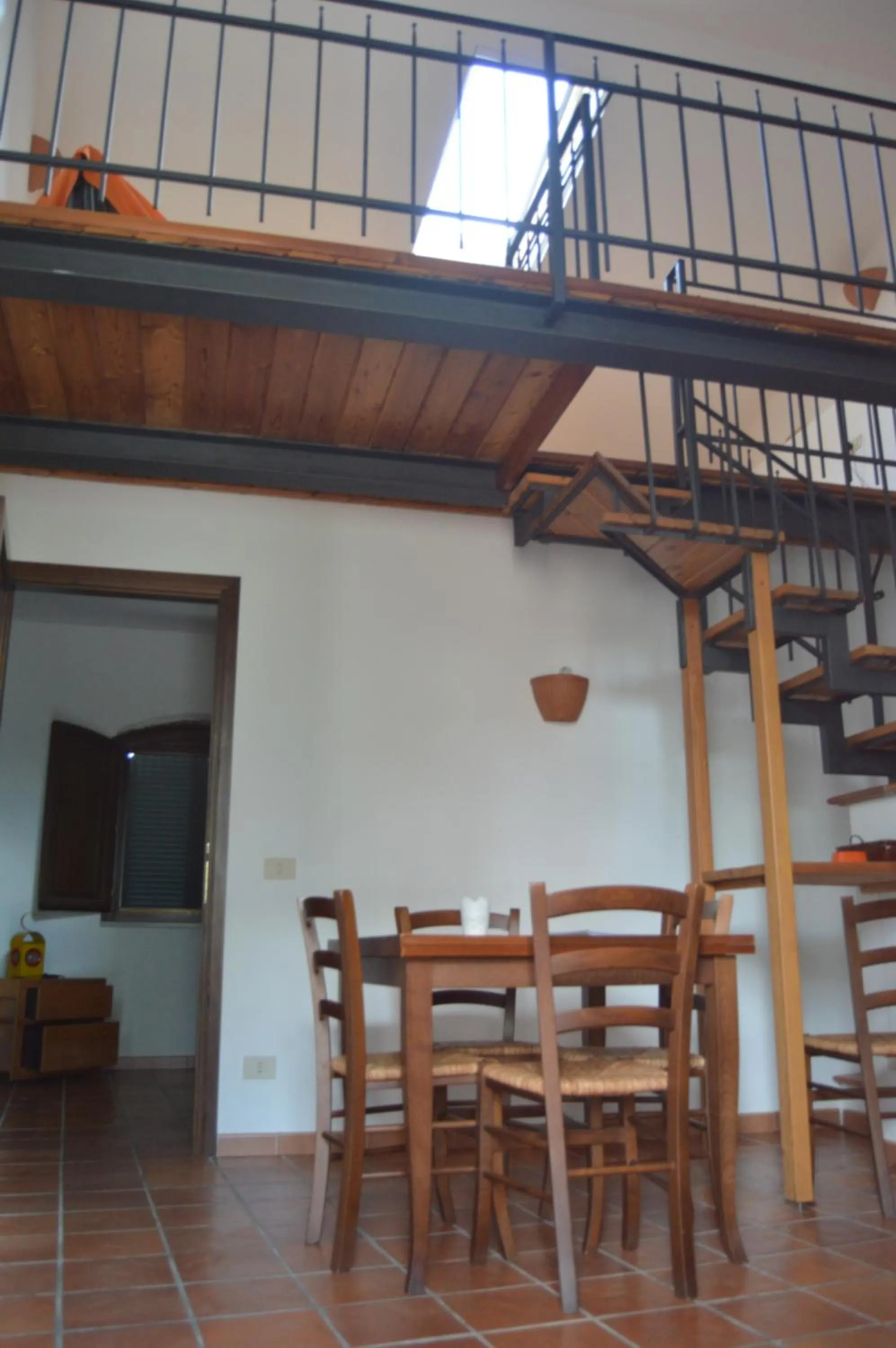 Dining area in Casa Sarticola