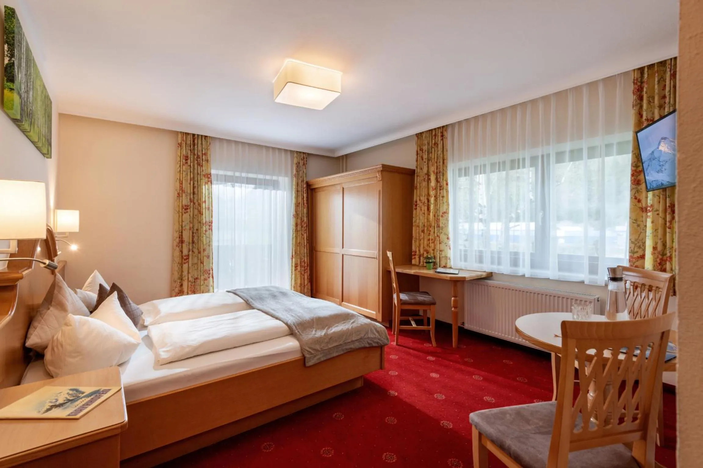 Bed in Hotel Garni Birkenhof