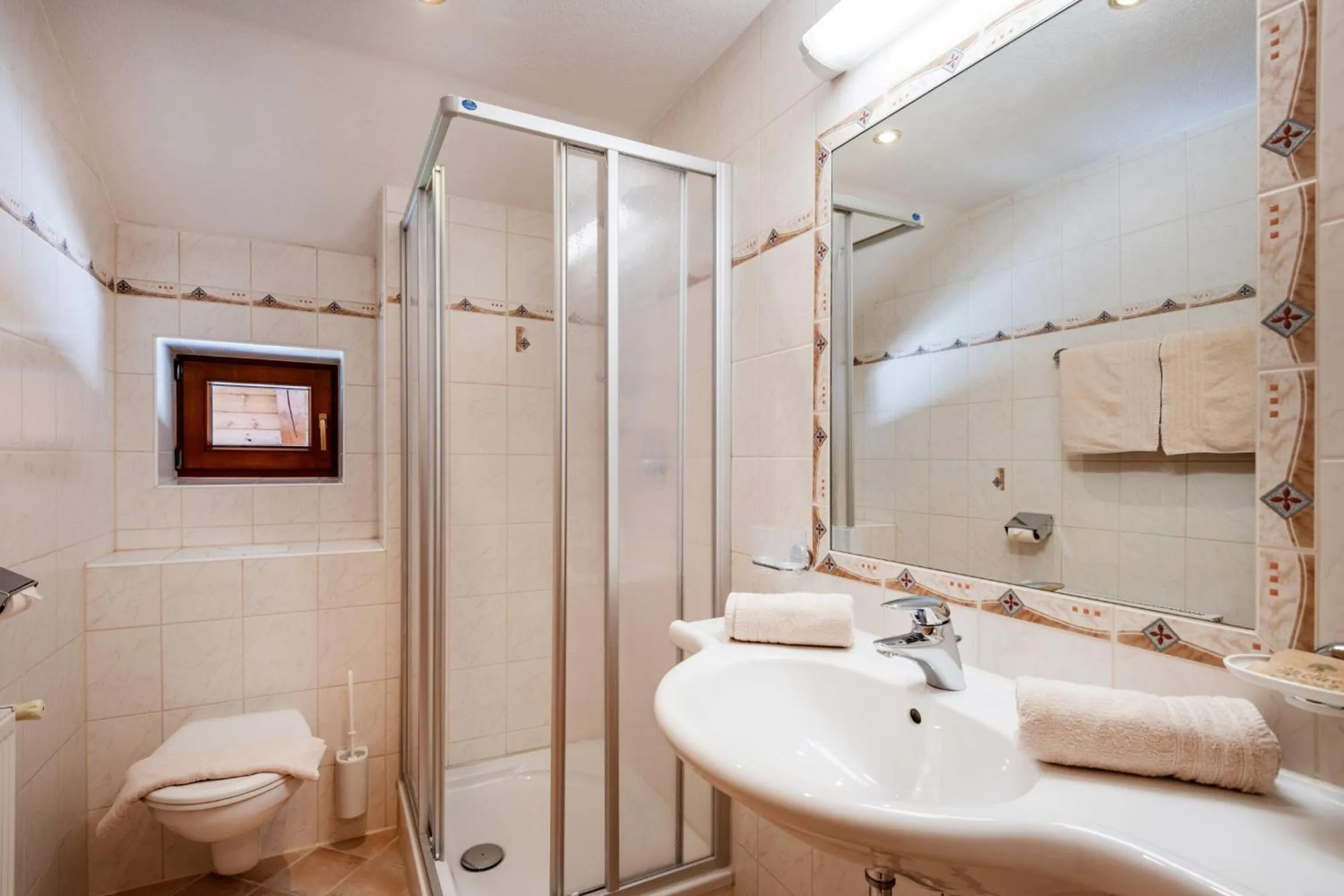 Shower in Hotel Garni Birkenhof