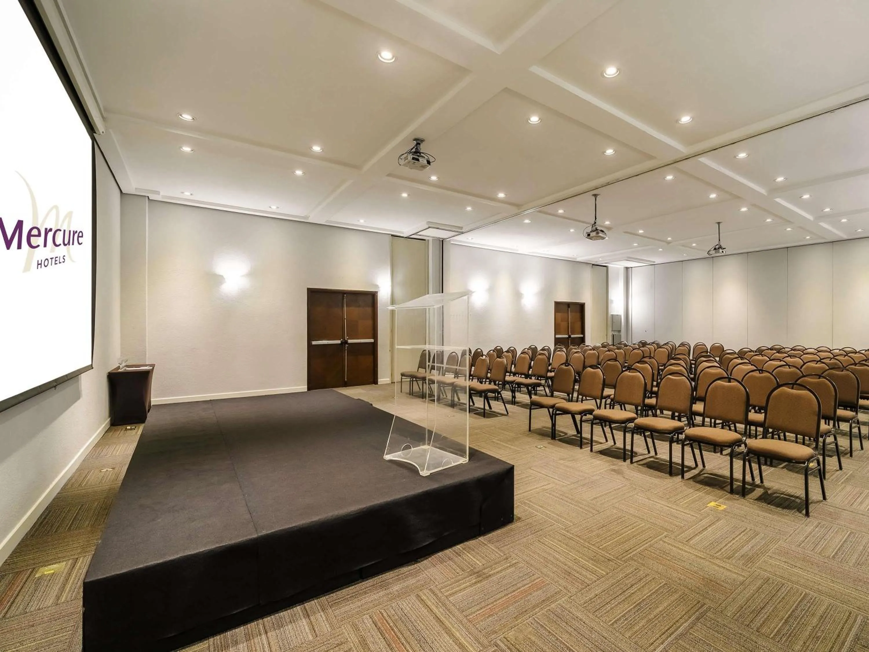Meeting/conference room in Mercure Guarulhos Aeroporto