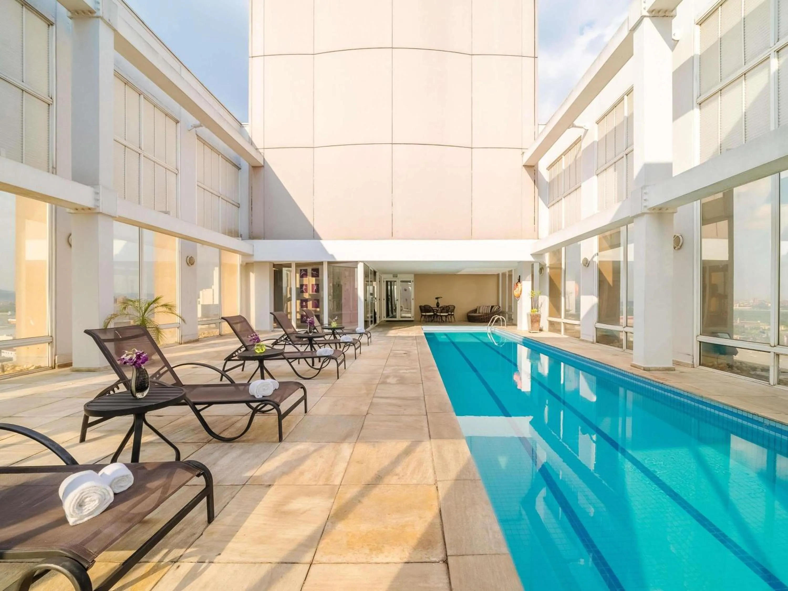 Pool view in Mercure Guarulhos Aeroporto