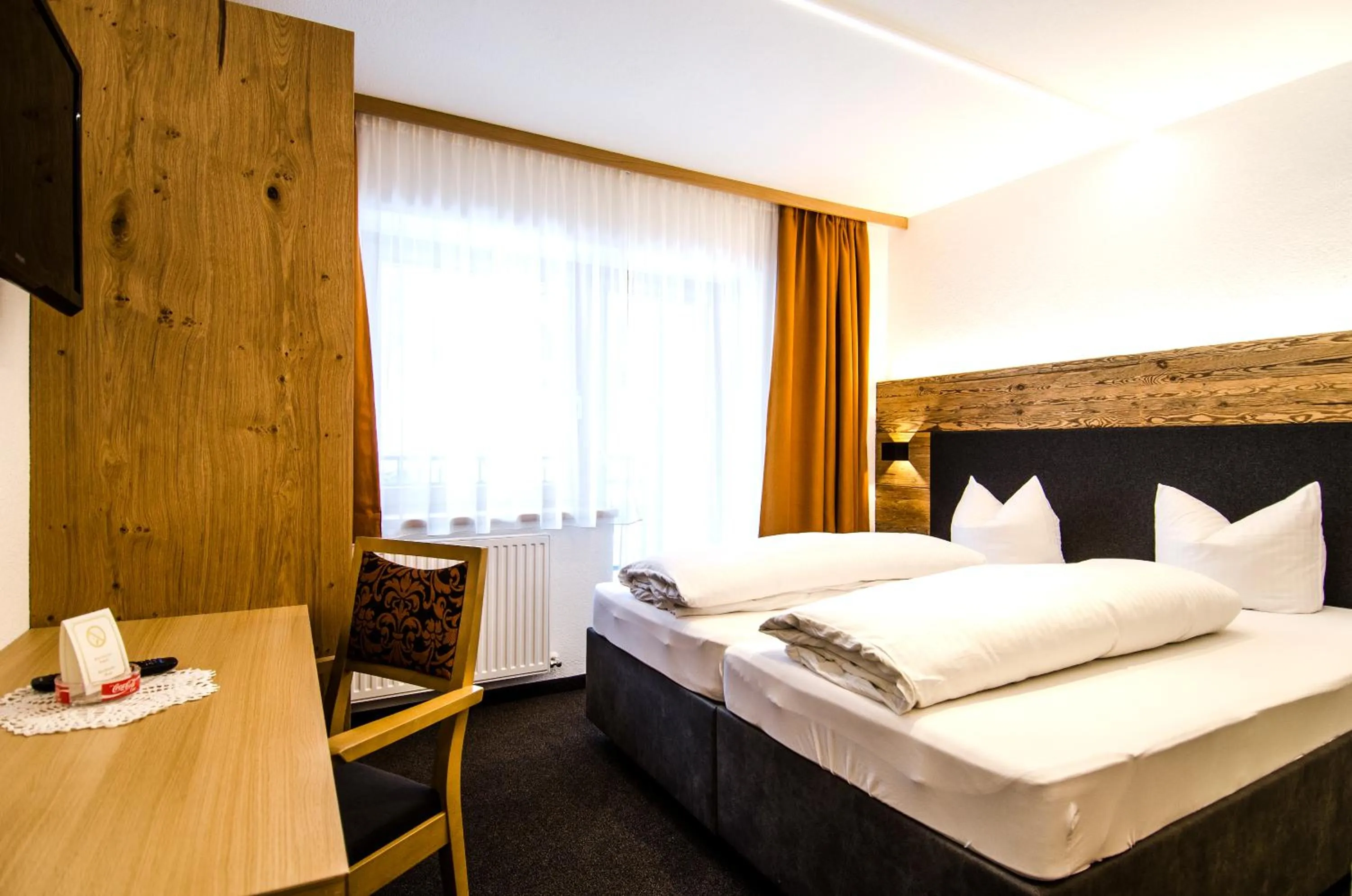 Bedroom, Bed in Hotel Garni Persutt