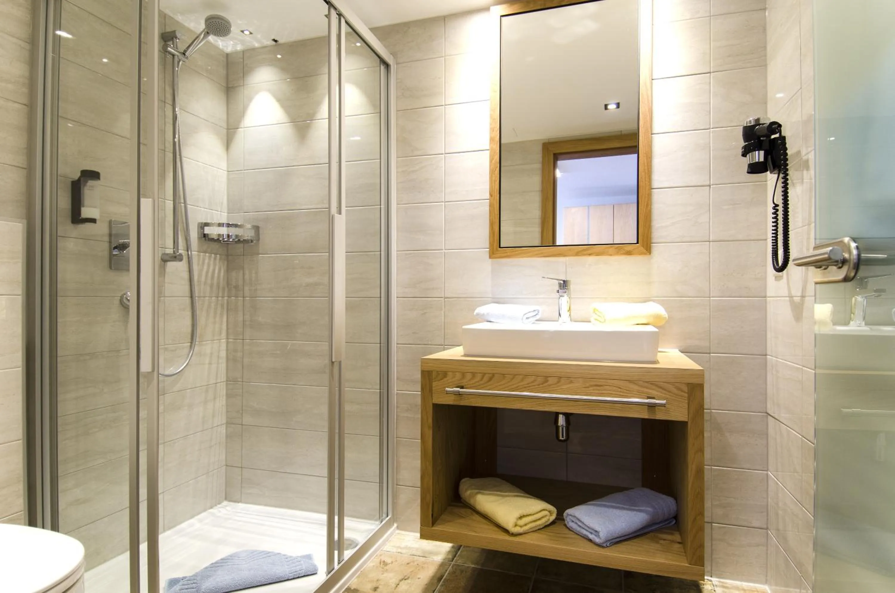 Bathroom in Hotel Garni Persutt