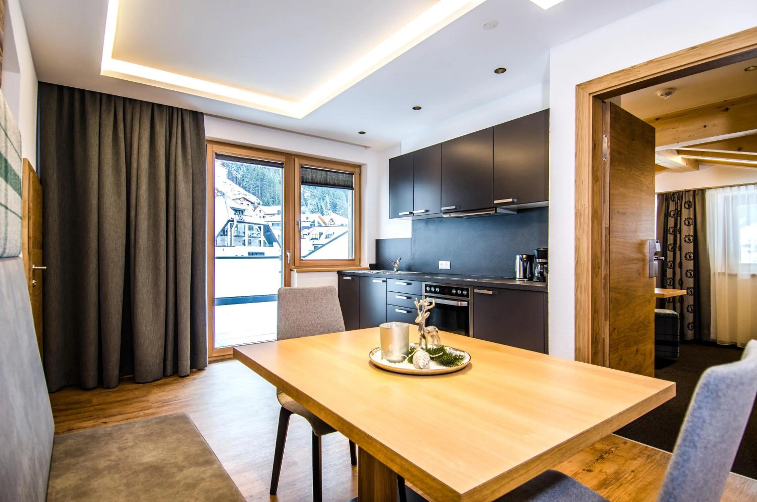 Kitchen or kitchenette in Hotel Garni Persutt