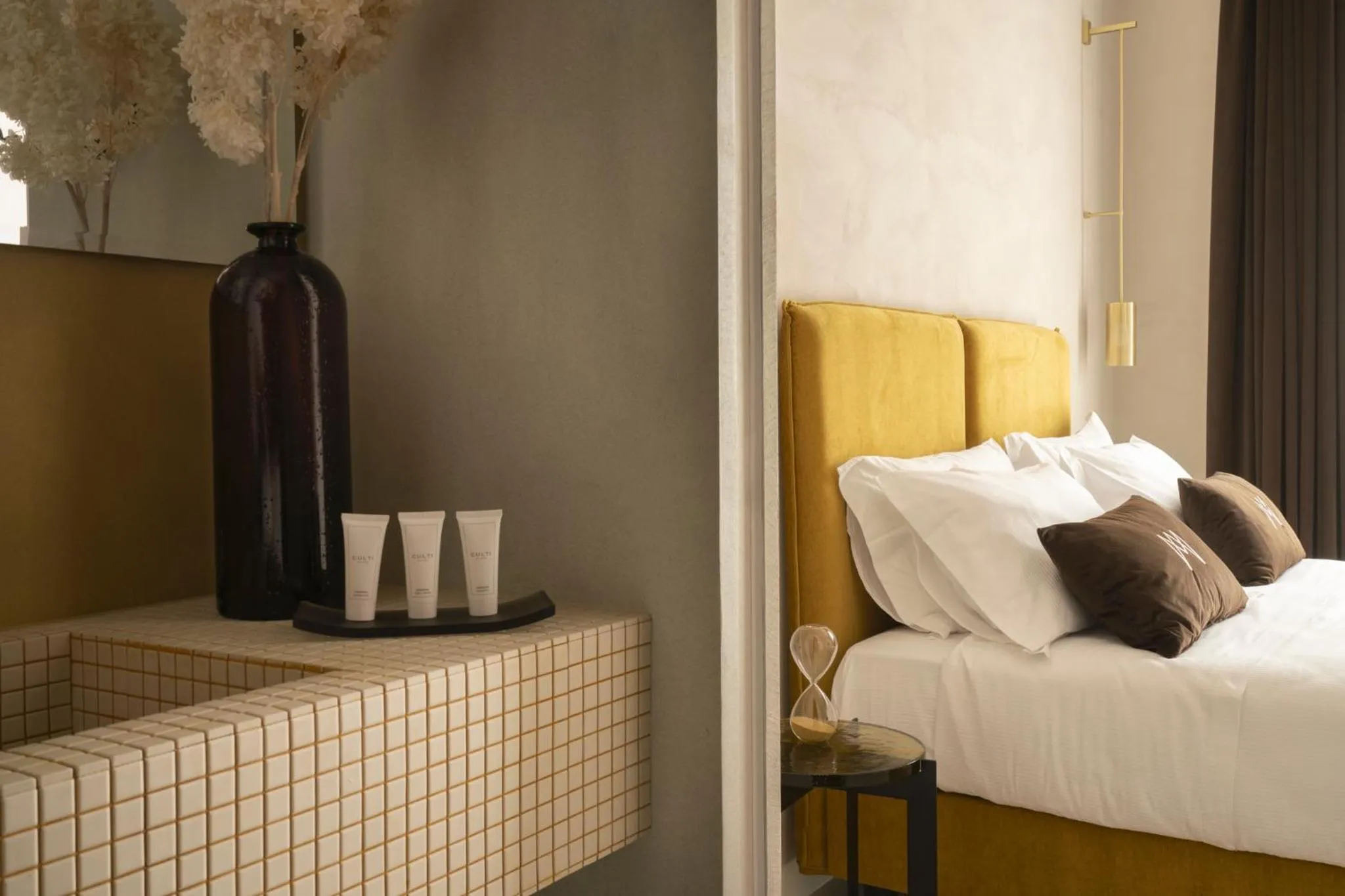 Photo of the whole room, Bed in Demetra Luxury Suites