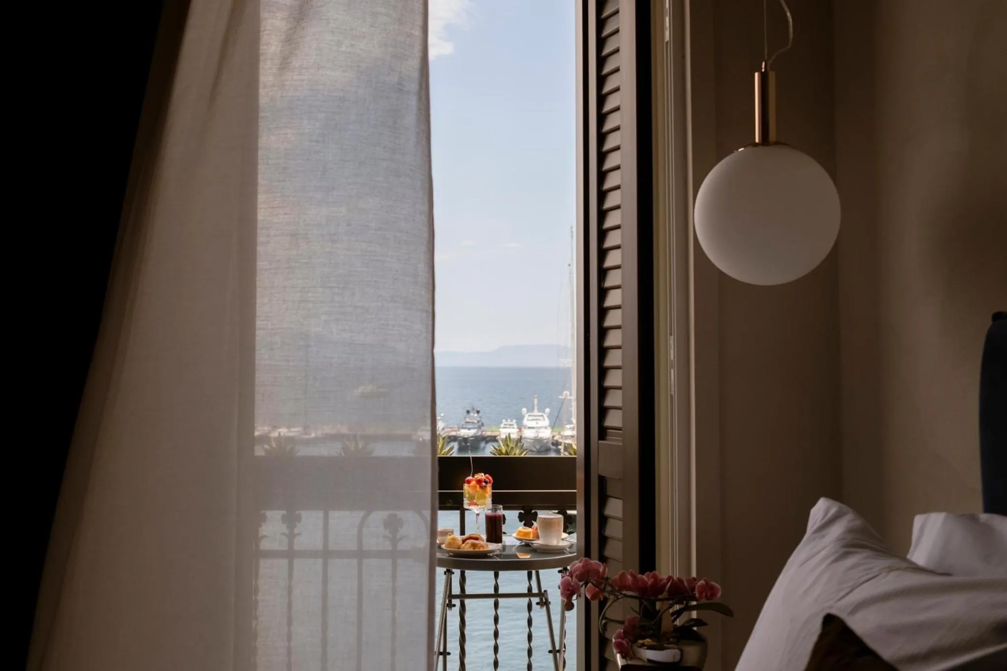 Bed in Demetra Luxury Suites