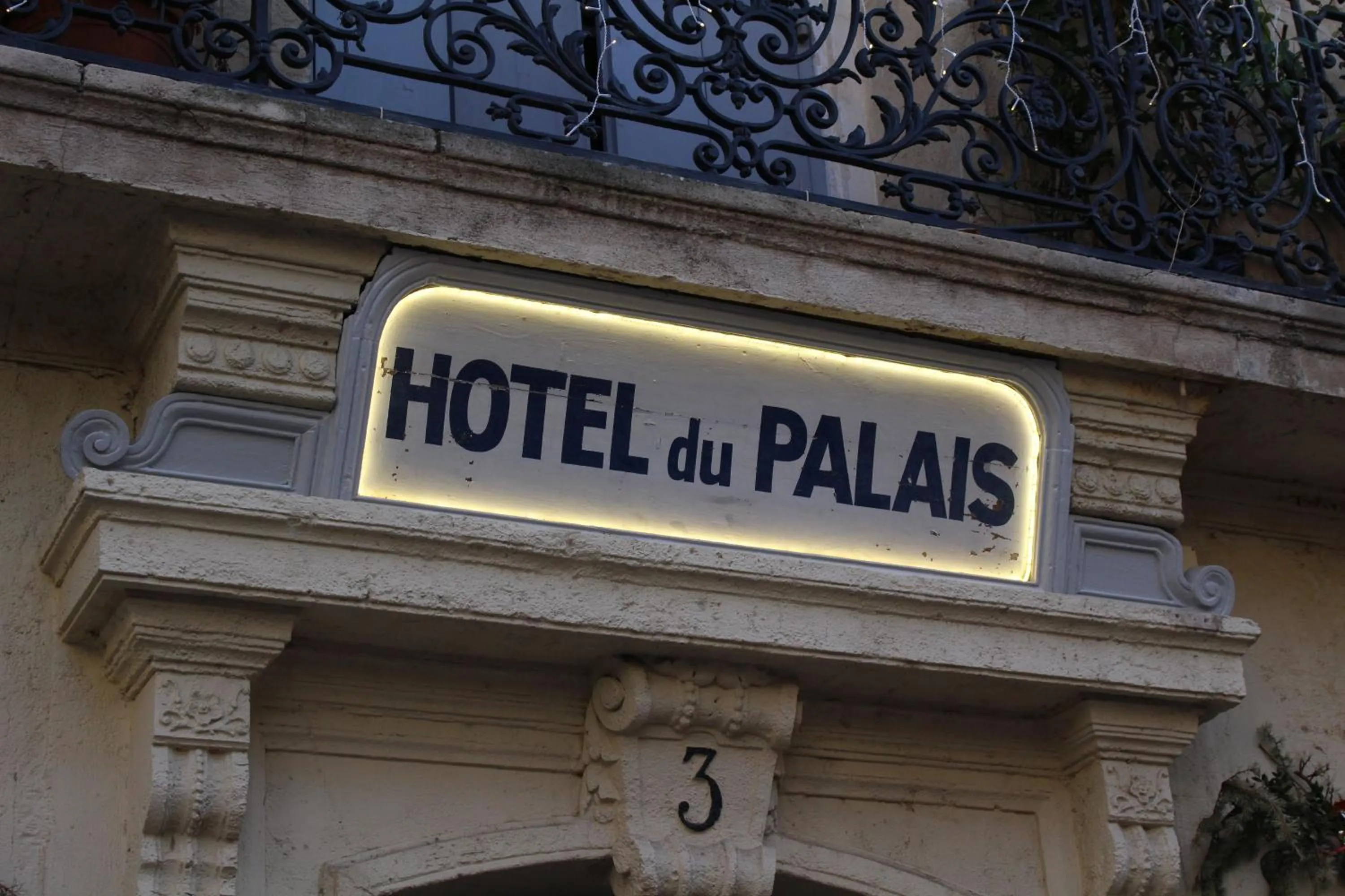 Property building in Hotel du Palais