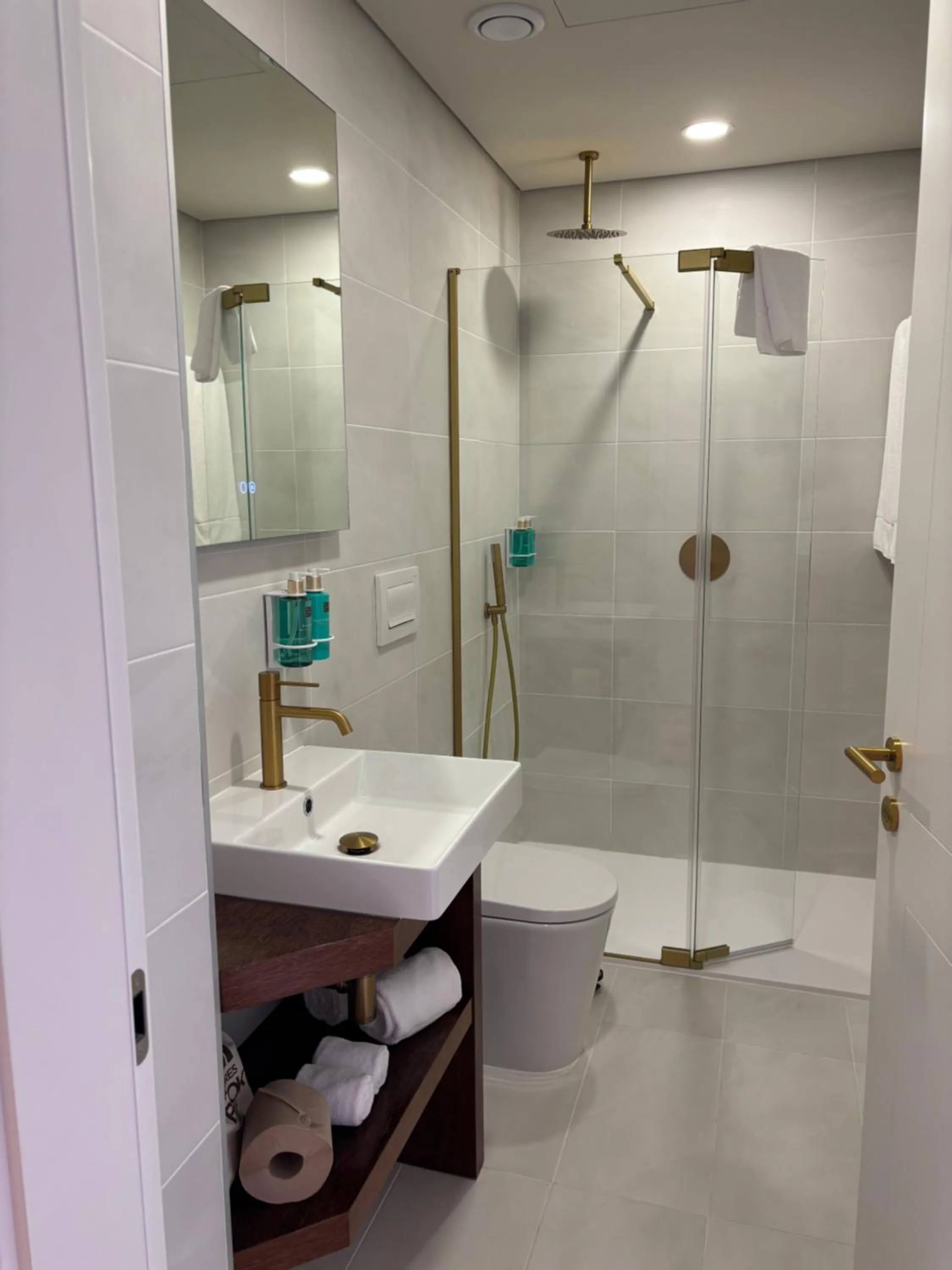 Bathroom in Azores Book Hotel