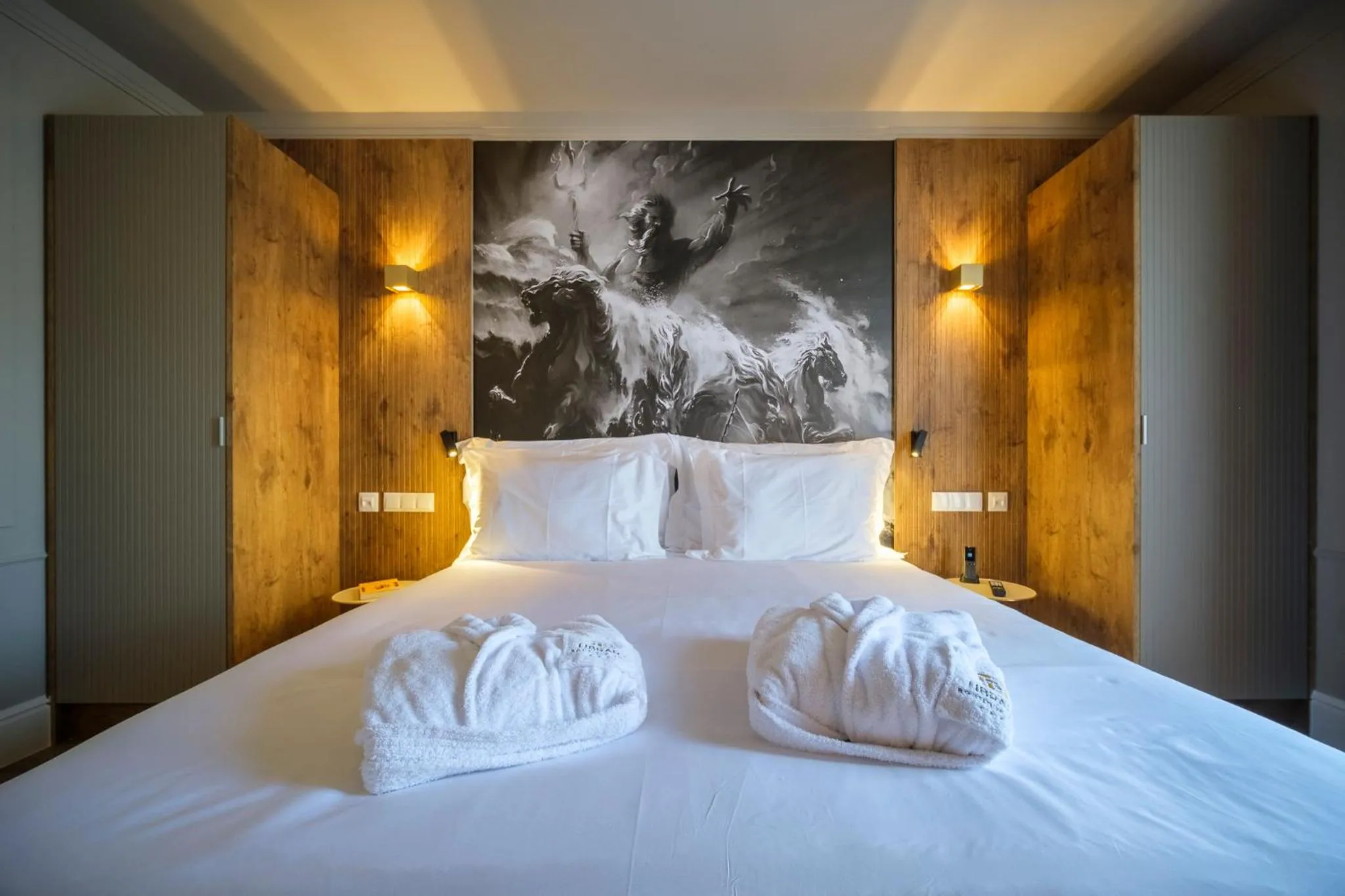 Property building, Bed in Azores Book Hotel