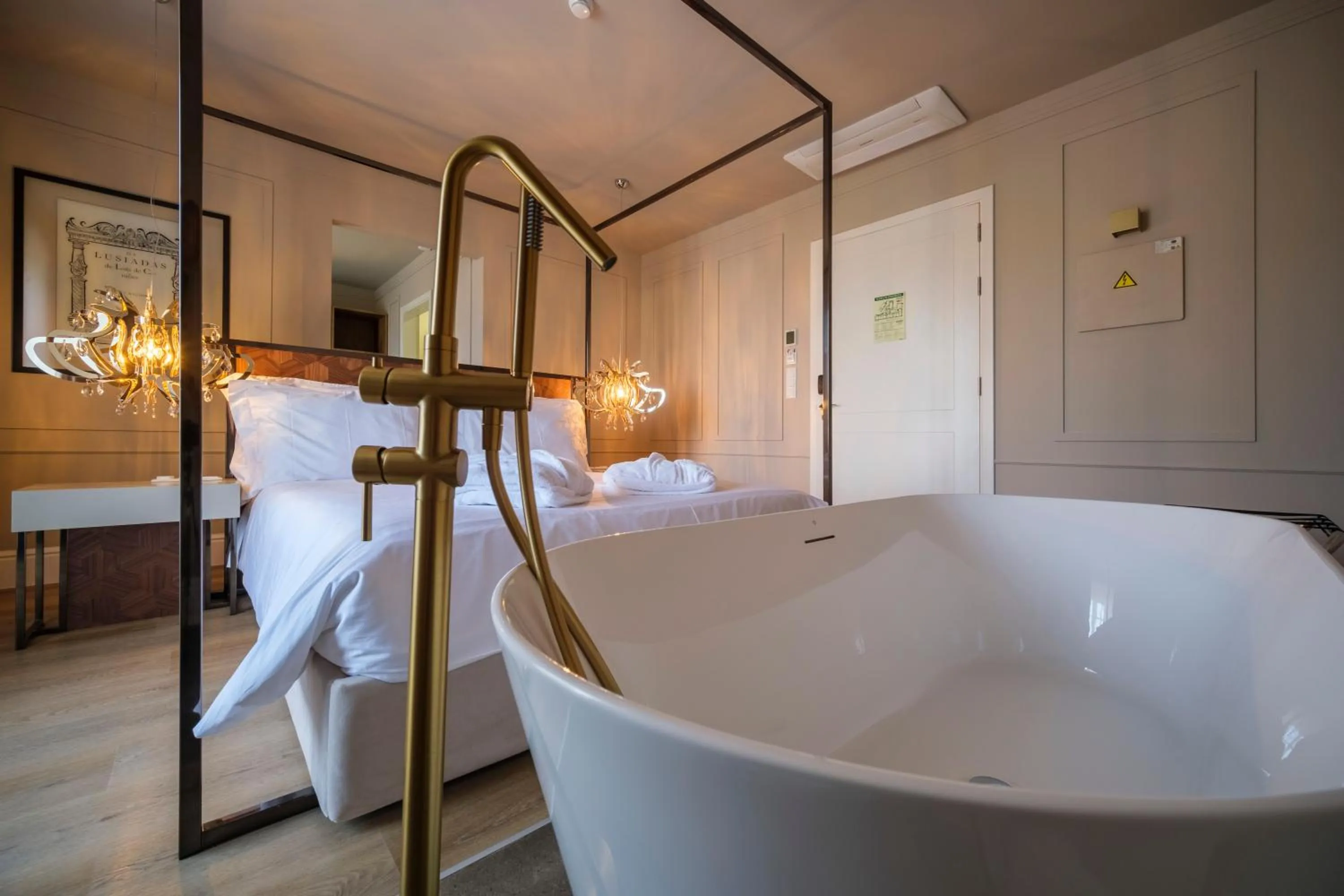 Property building, Bed in Azores Book Hotel