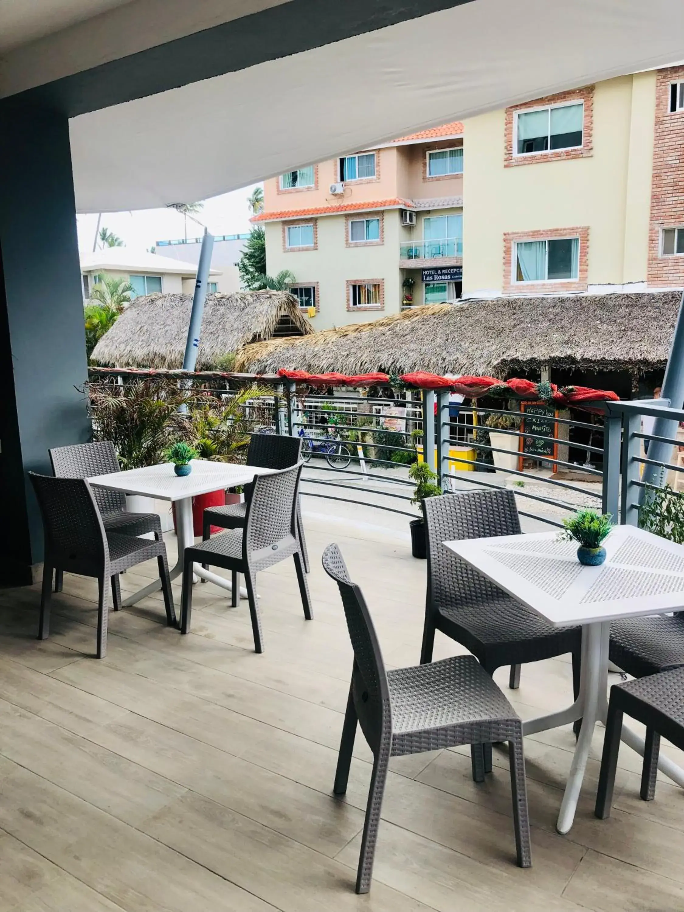 Restaurant/Places to Eat in Ducassi Rooftop Pool Suites Beach Club and SPA Restaurant/Places to Eat in Ducassi Rooftop Pool Suites Beach Club and SPA