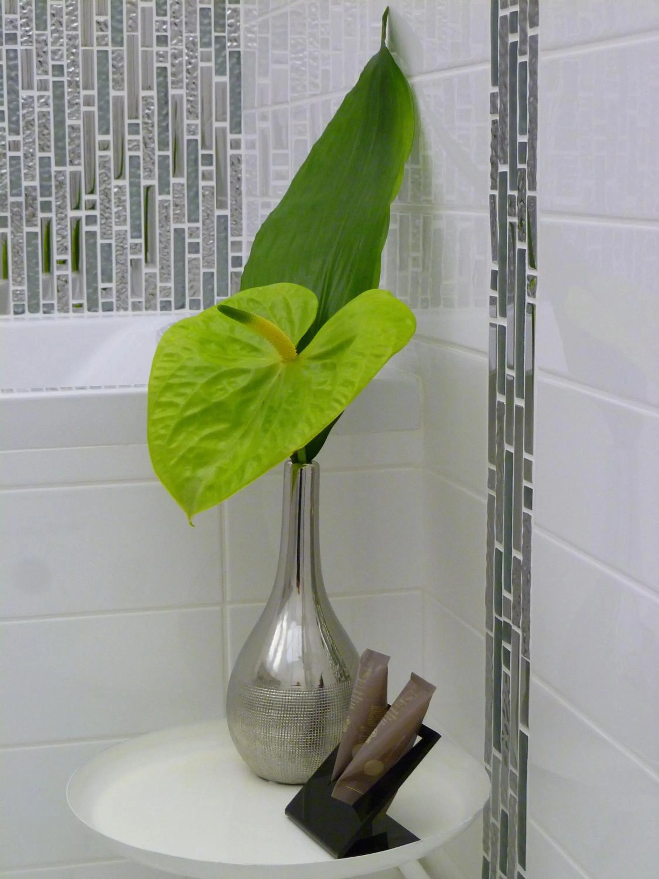 Decorative detail in Aux Portes d'Honneur