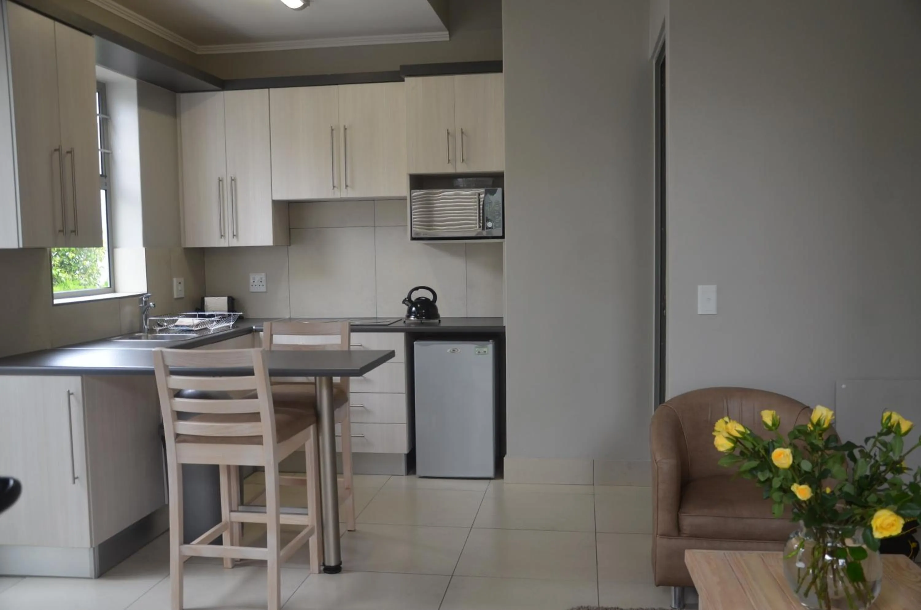 Kitchen or kitchenette in Be-Still Accommodation