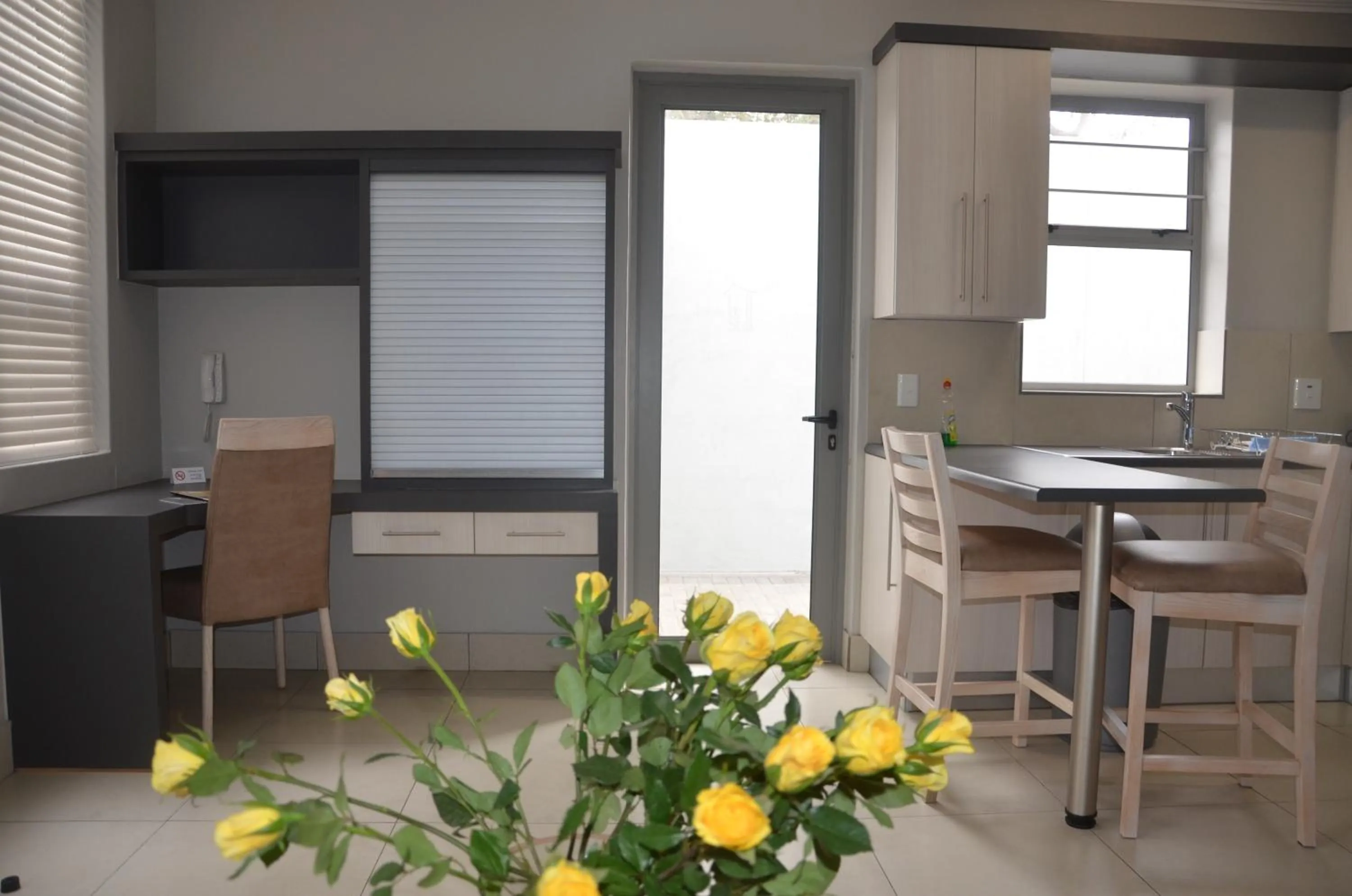 Kitchen or kitchenette in Be-Still Accommodation