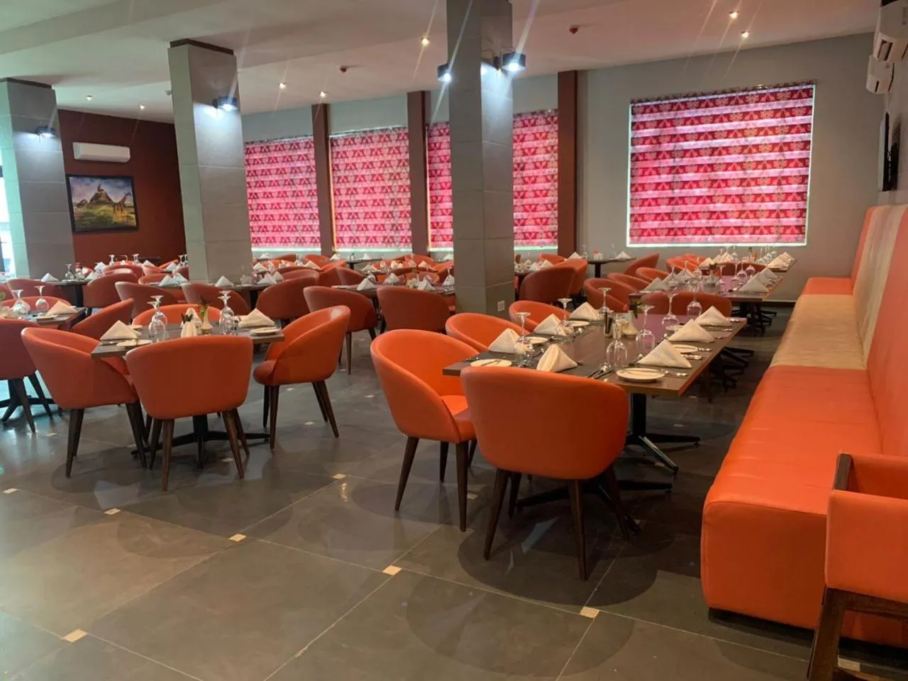 Restaurant/places to eat in Jogor Hotel Ibadan