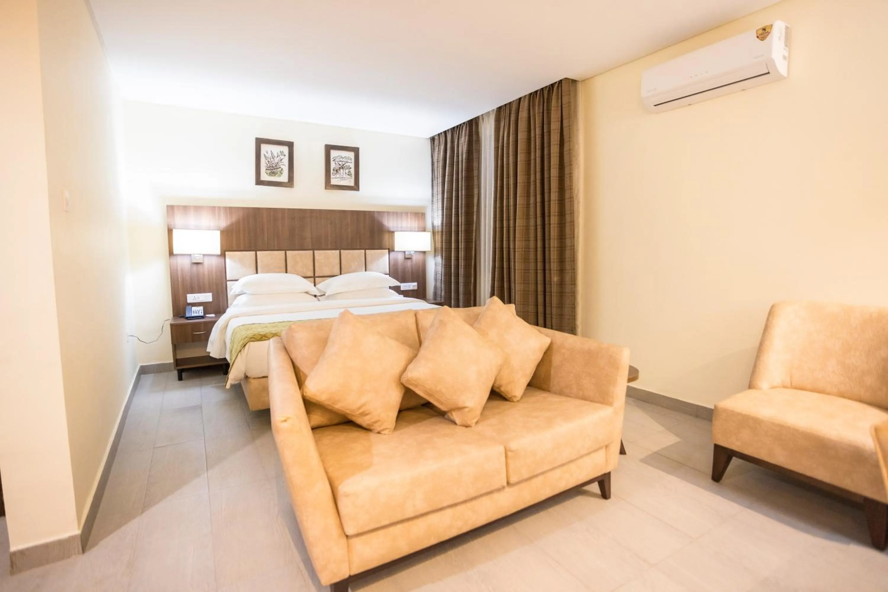 Bed in Jogor Hotel Ibadan