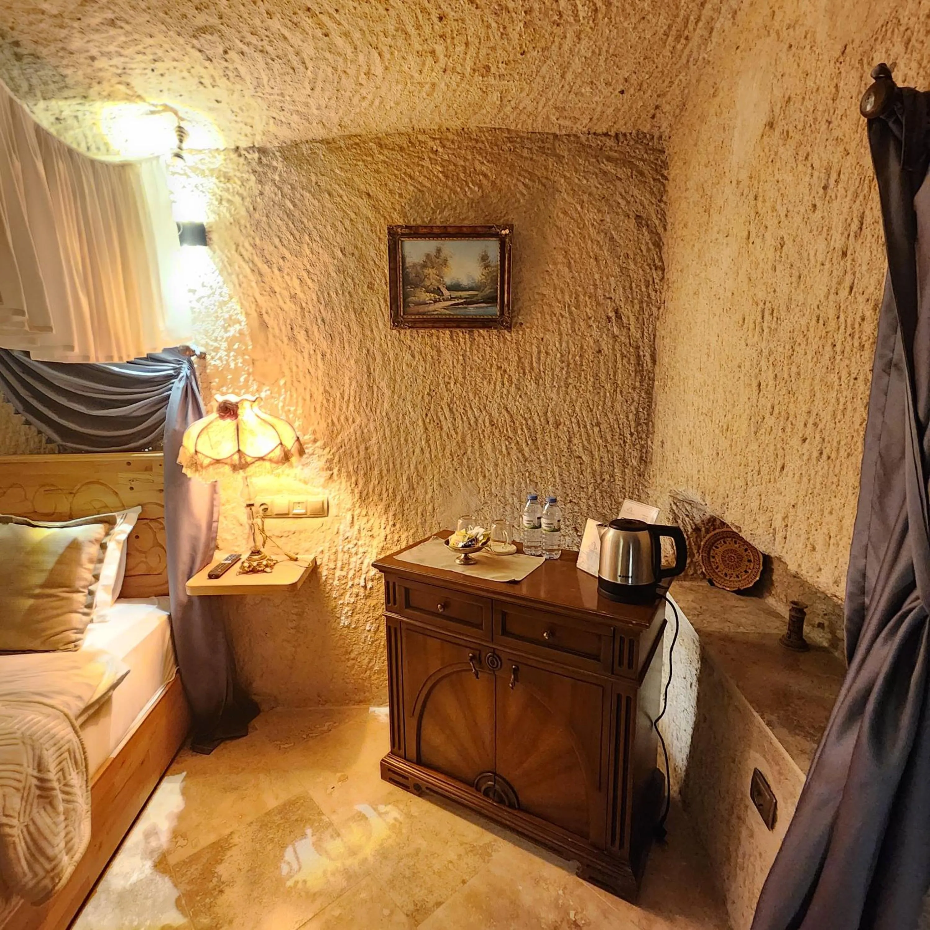 Decorative detail, Bed in Memories Cave House Adults Only Plus 12