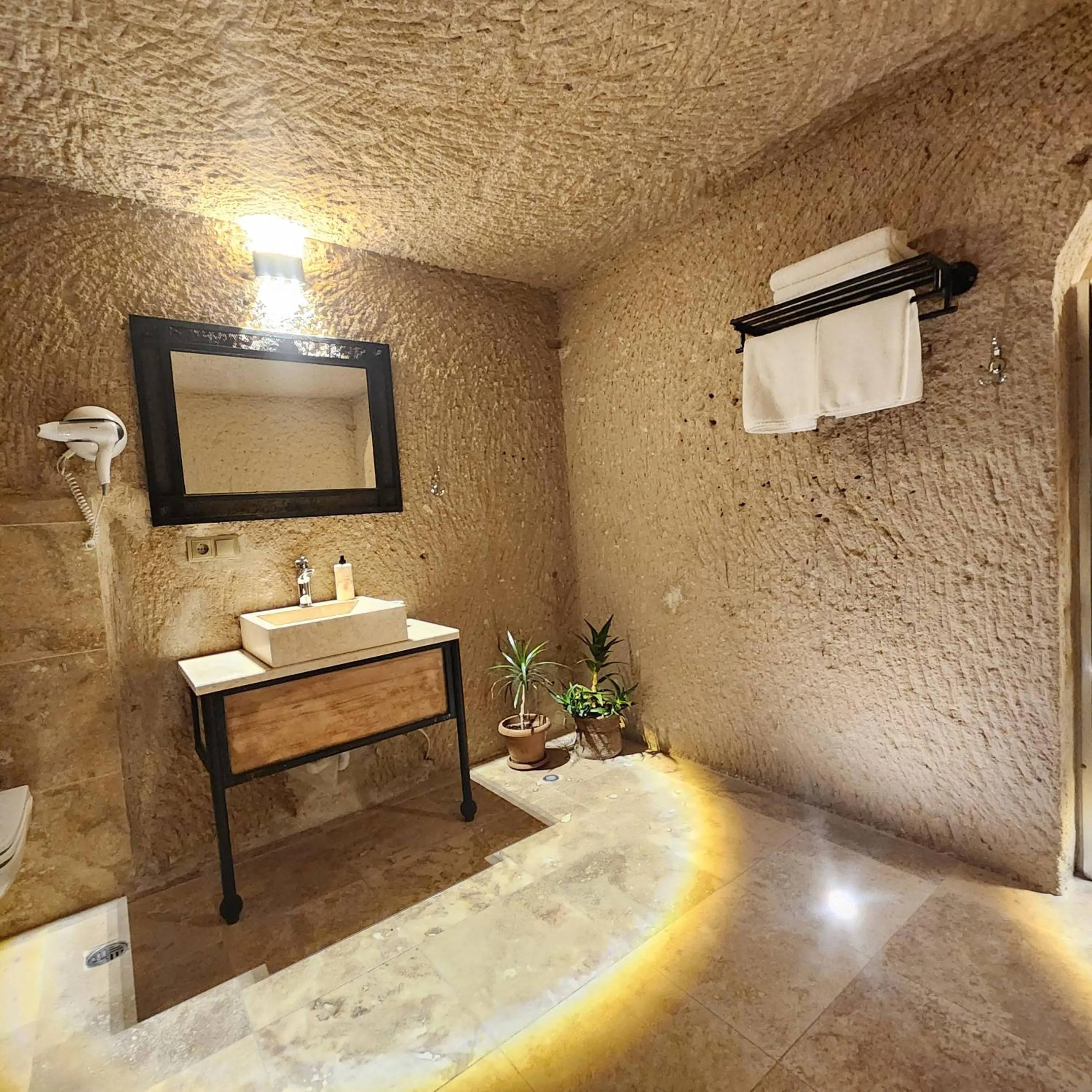 Bathroom in Memories Cave House Adults Only Plus 12