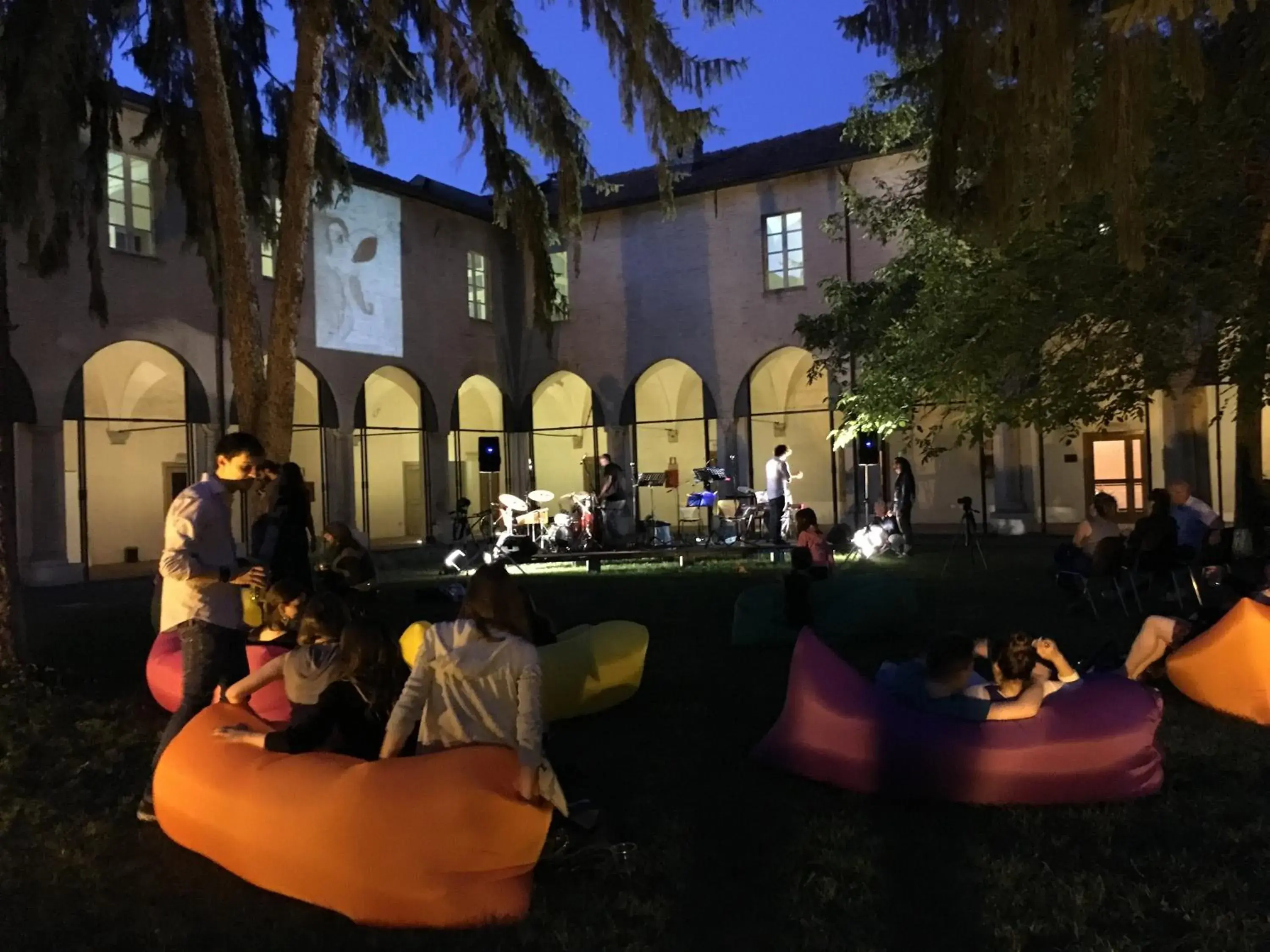 Il Chiostro Hostel and Hotel Il Chiostro Hostel and Hotel