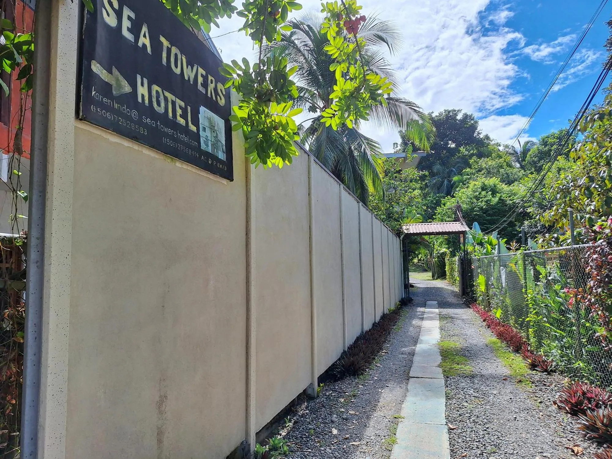 Facade/entrance in Infiniti Hotel