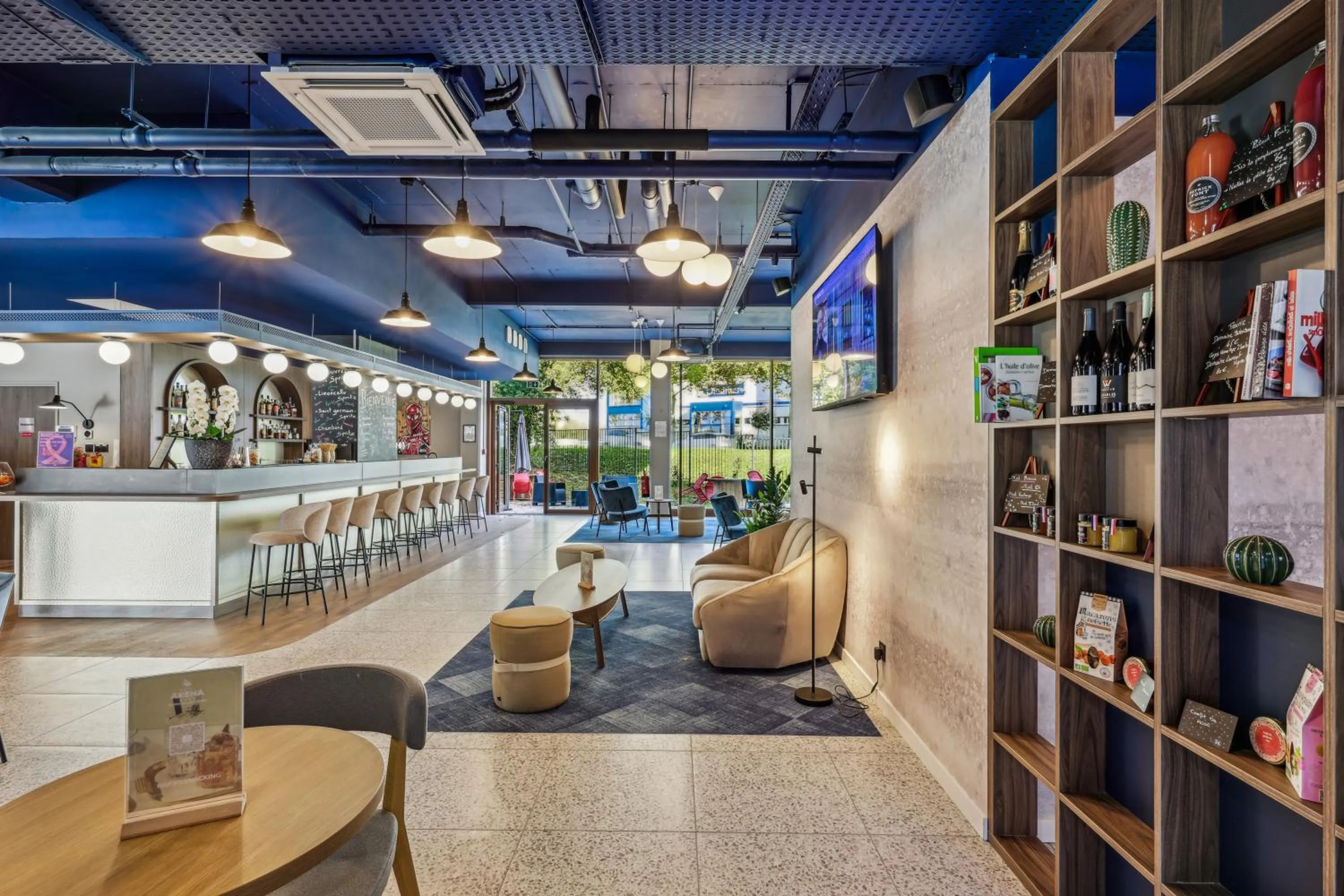 Lounge or bar in Hôtel AKENA Serris - Val d'Europe