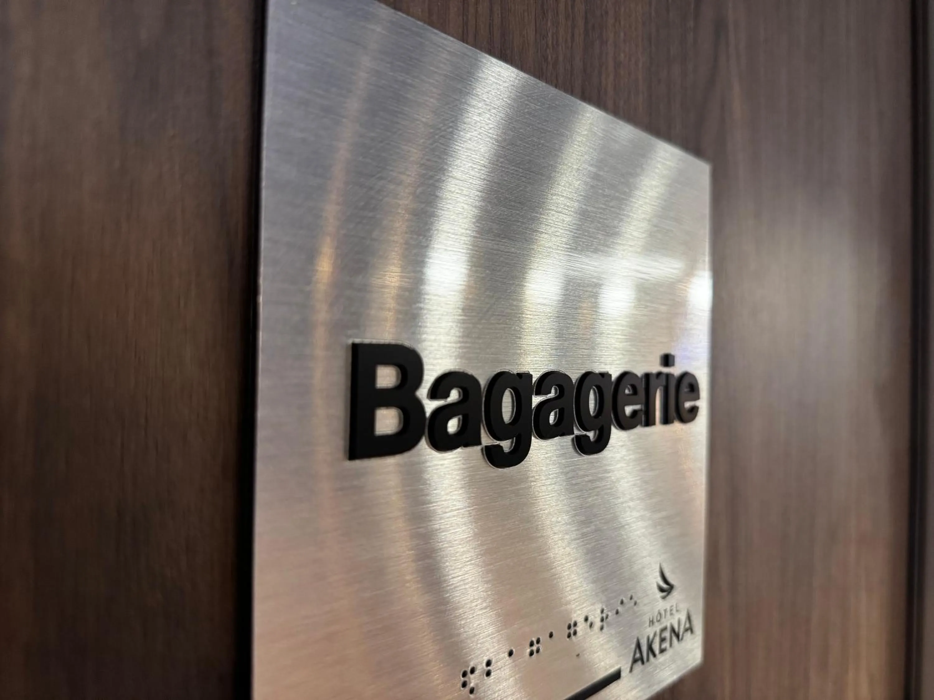 concierge in Hôtel AKENA Serris - Val d'Europe