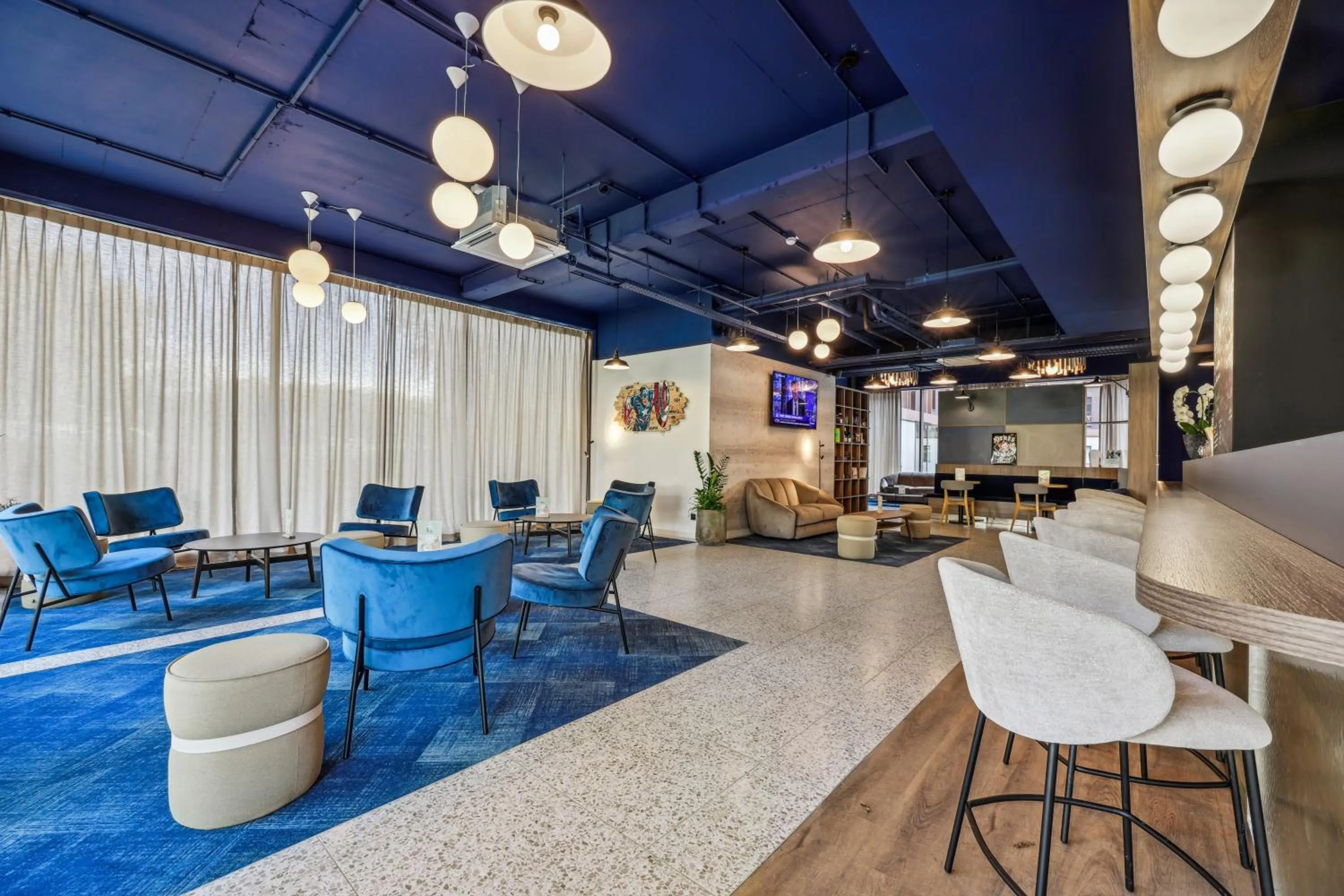 Lounge or bar in Hôtel AKENA Serris - Val d'Europe