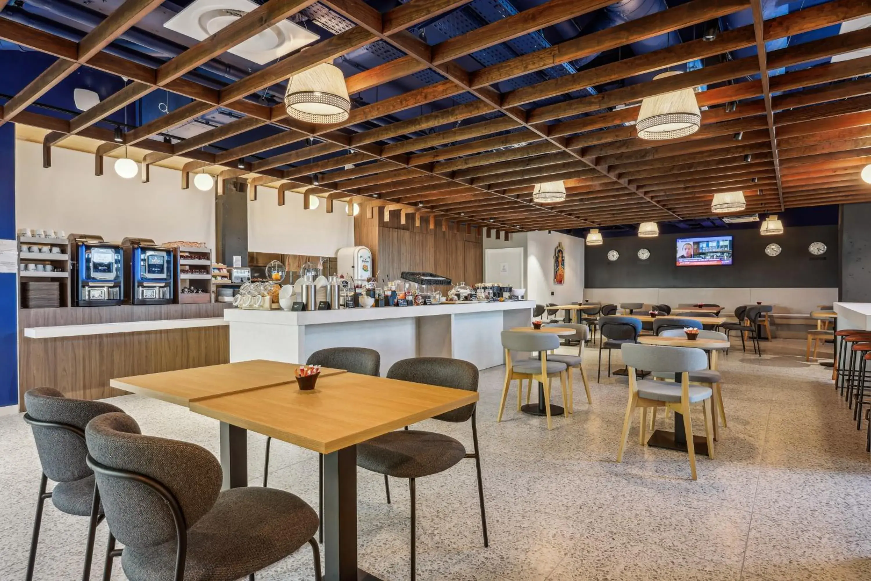 Breakfast in Hôtel AKENA Serris - Val d'Europe Breakfast in Hôtel AKENA Serris - Val d'Europe