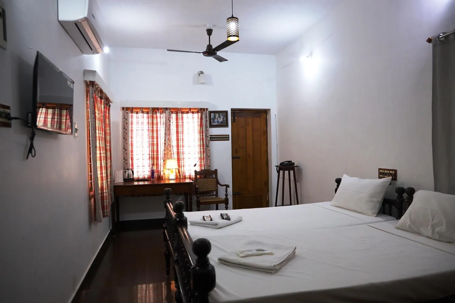 Photo of the whole room in LA VILLA CREOLE