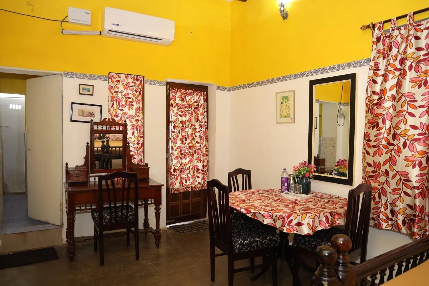 Seating area in LA VILLA CREOLE