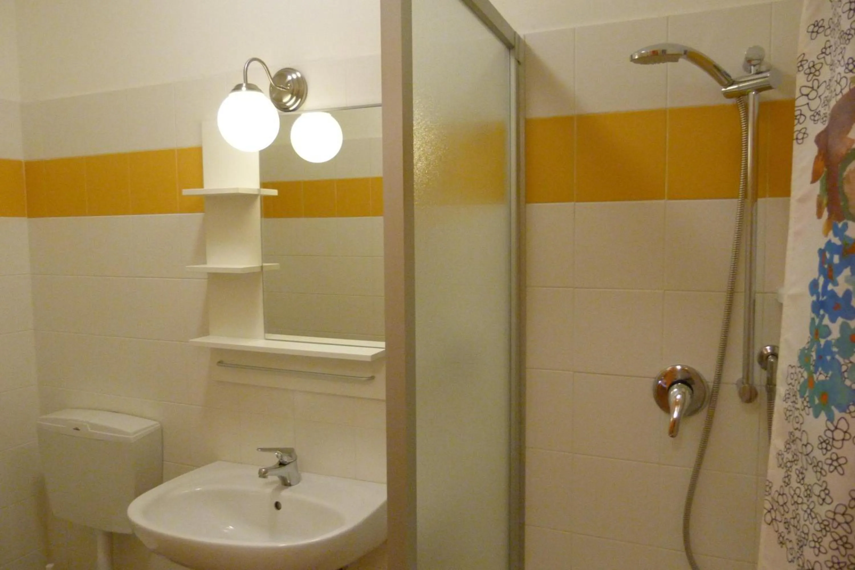 Bathroom in Ostello Torino