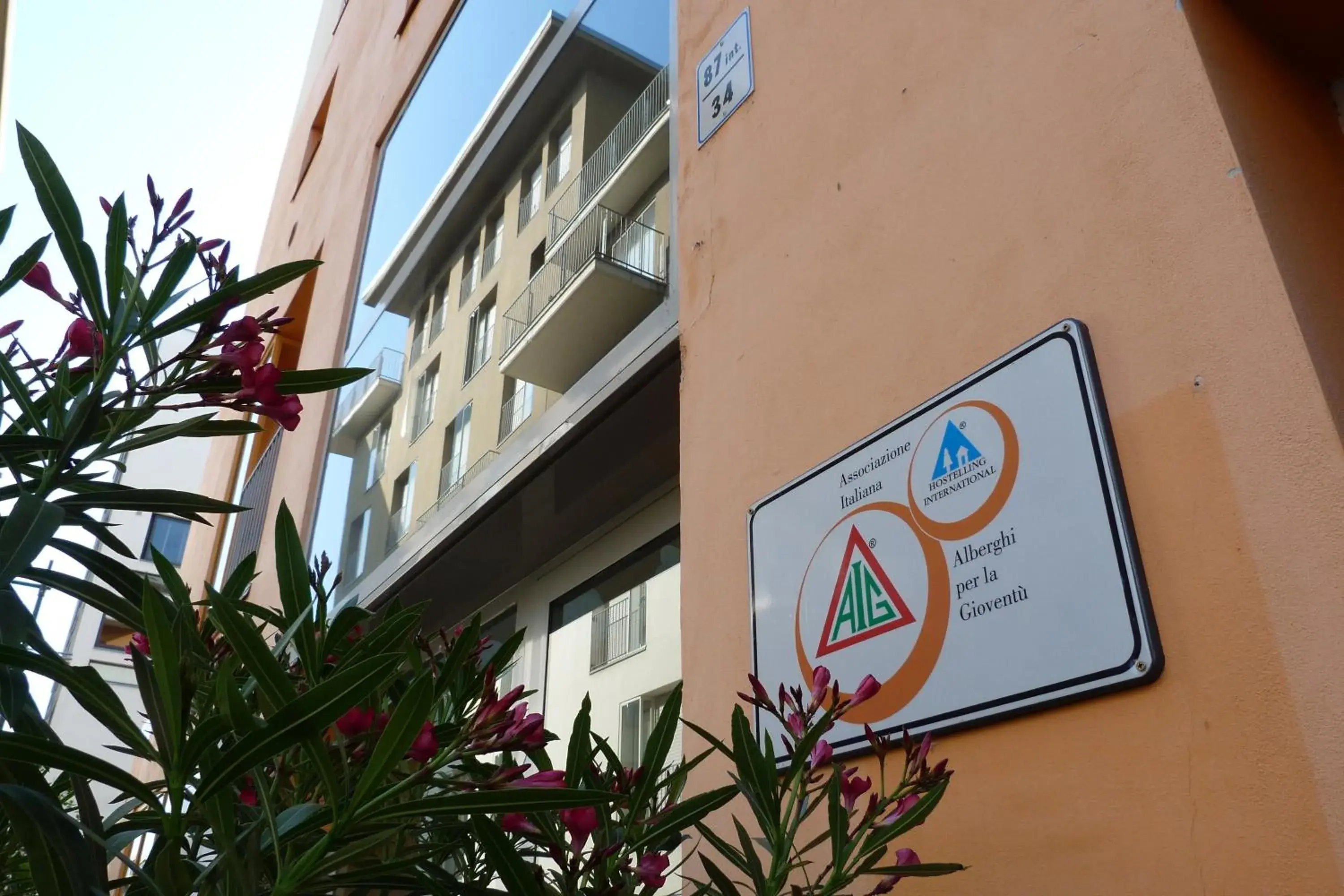 Property building in Ostello Torino Property building in Ostello Torino