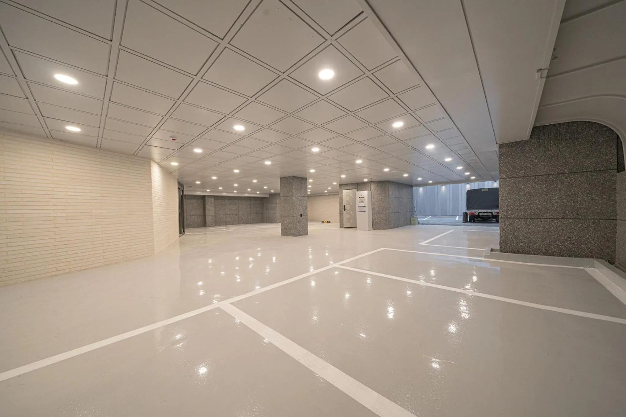 Property building in Hotel Lavanda