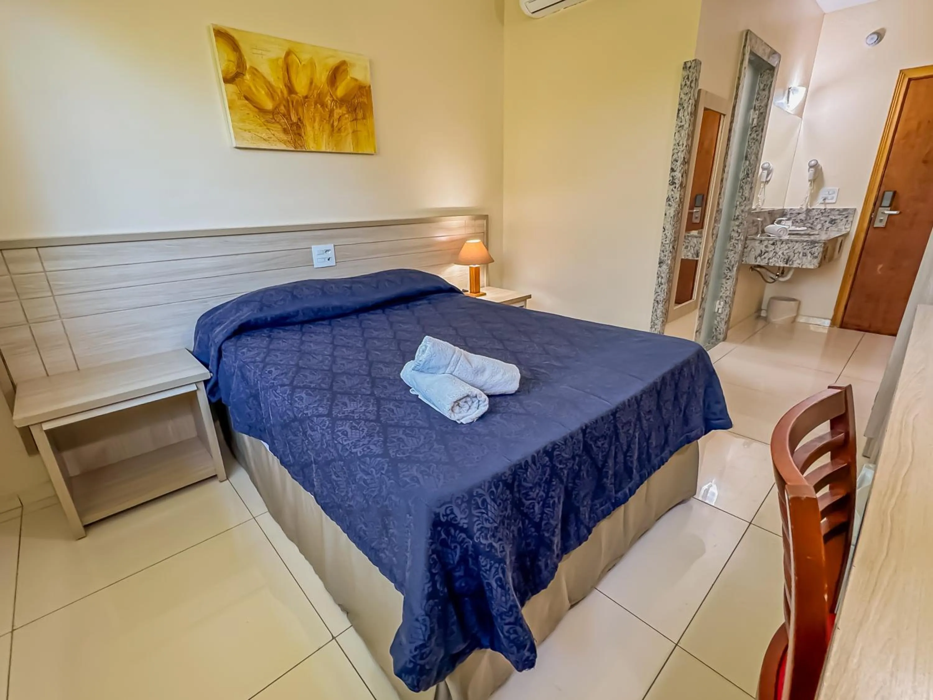 Photo of the whole room, Bed in Hotel Fazenda Golden Park Campos do Jordão