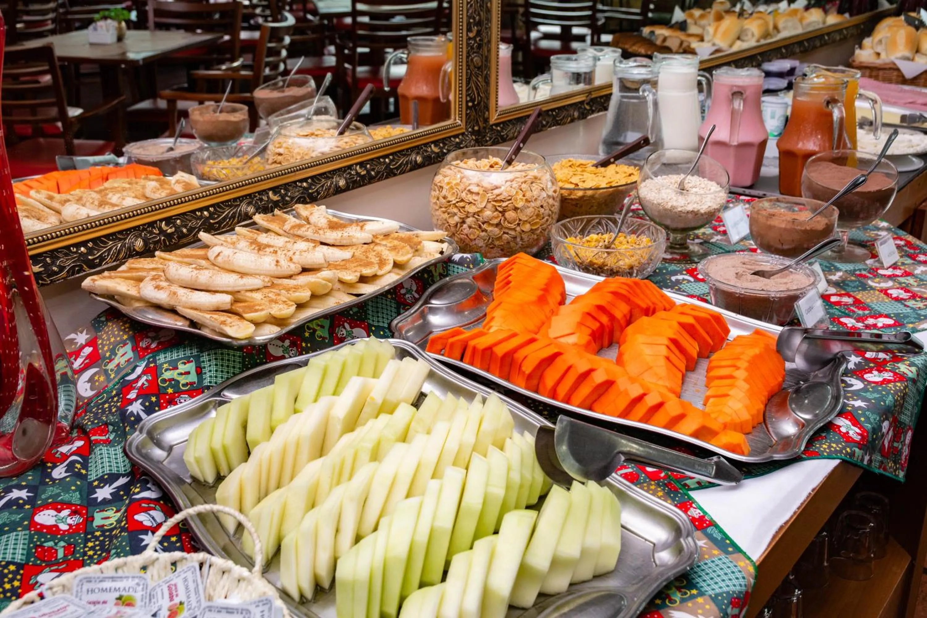 Breakfast in Hotel Fazenda Golden Park Campos do Jordão