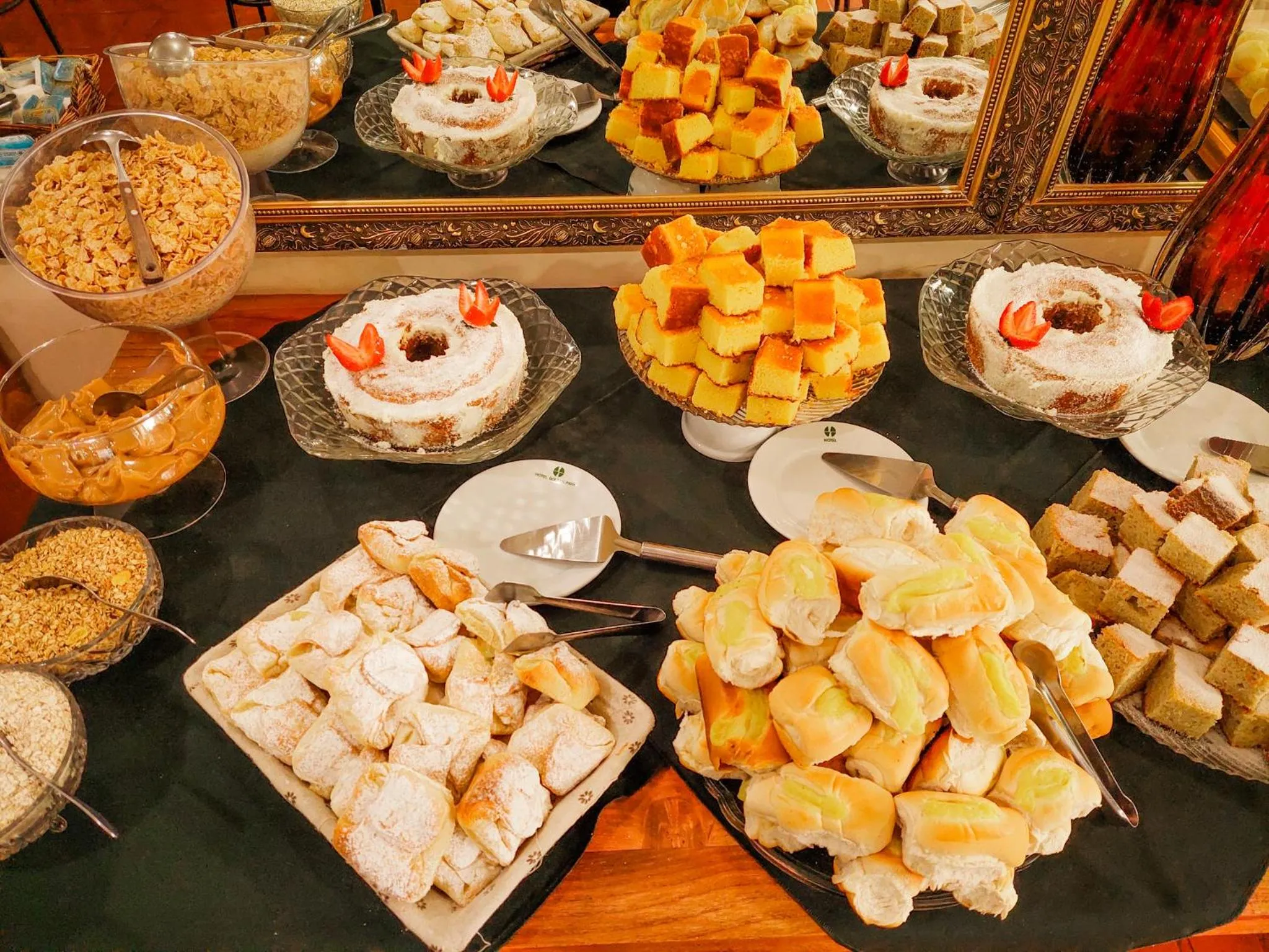 Breakfast in Hotel Fazenda Golden Park Campos do Jordão