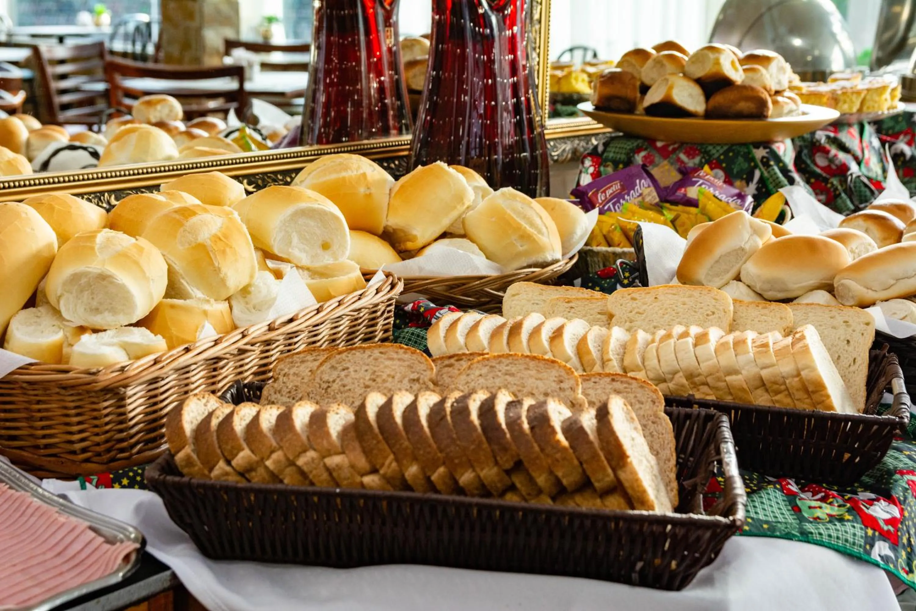 Day in Hotel Fazenda Golden Park Campos do Jordão