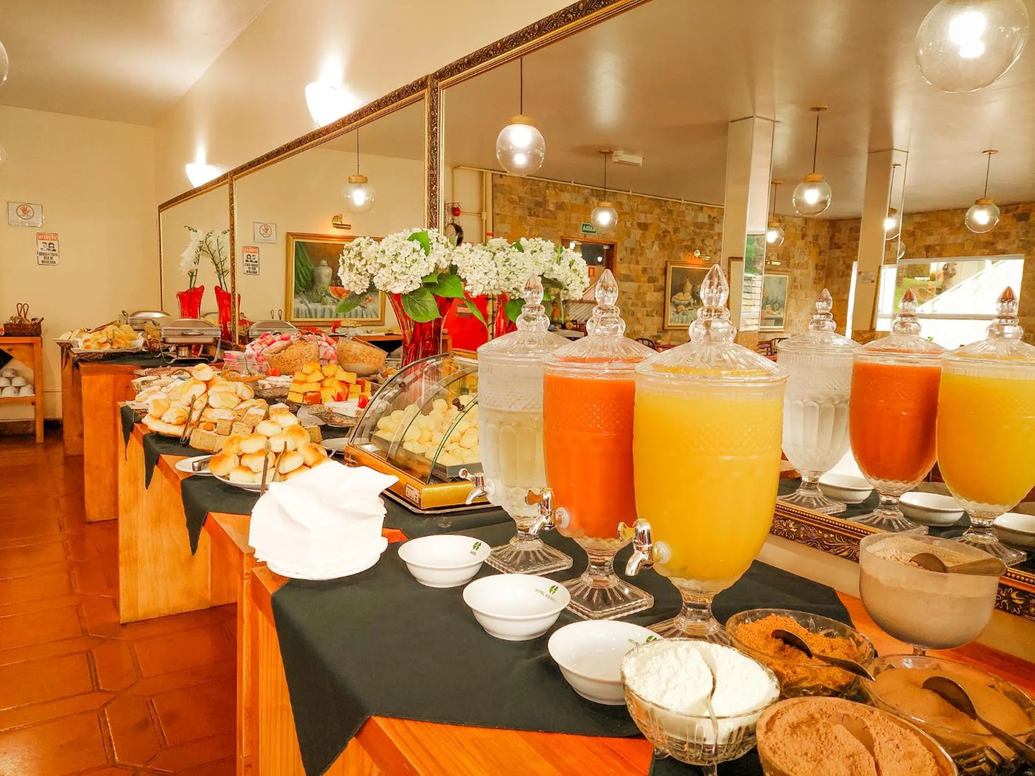 Breakfast in Hotel Fazenda Golden Park Campos do Jordão