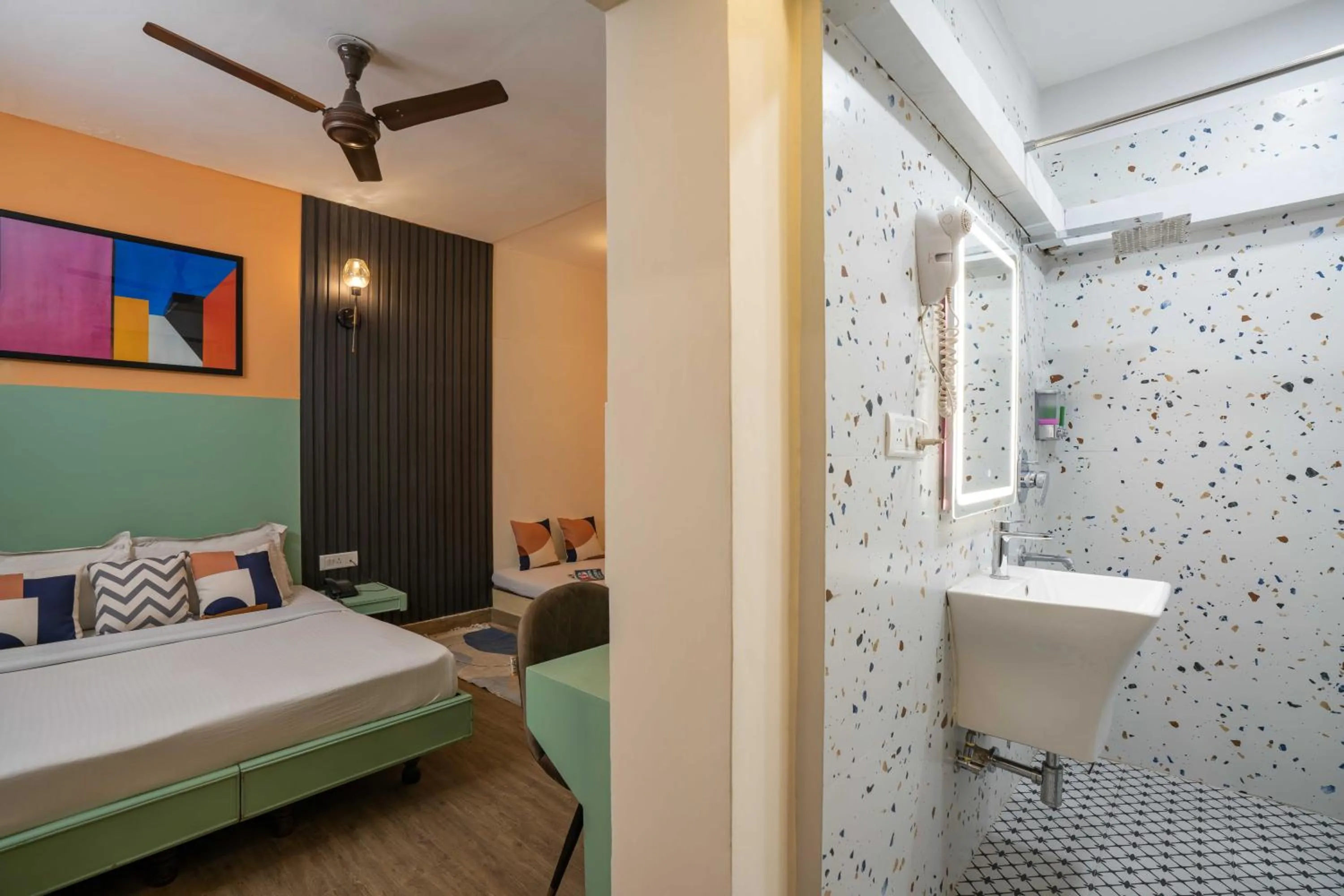 Shower, Bed in Zostel Delhi
