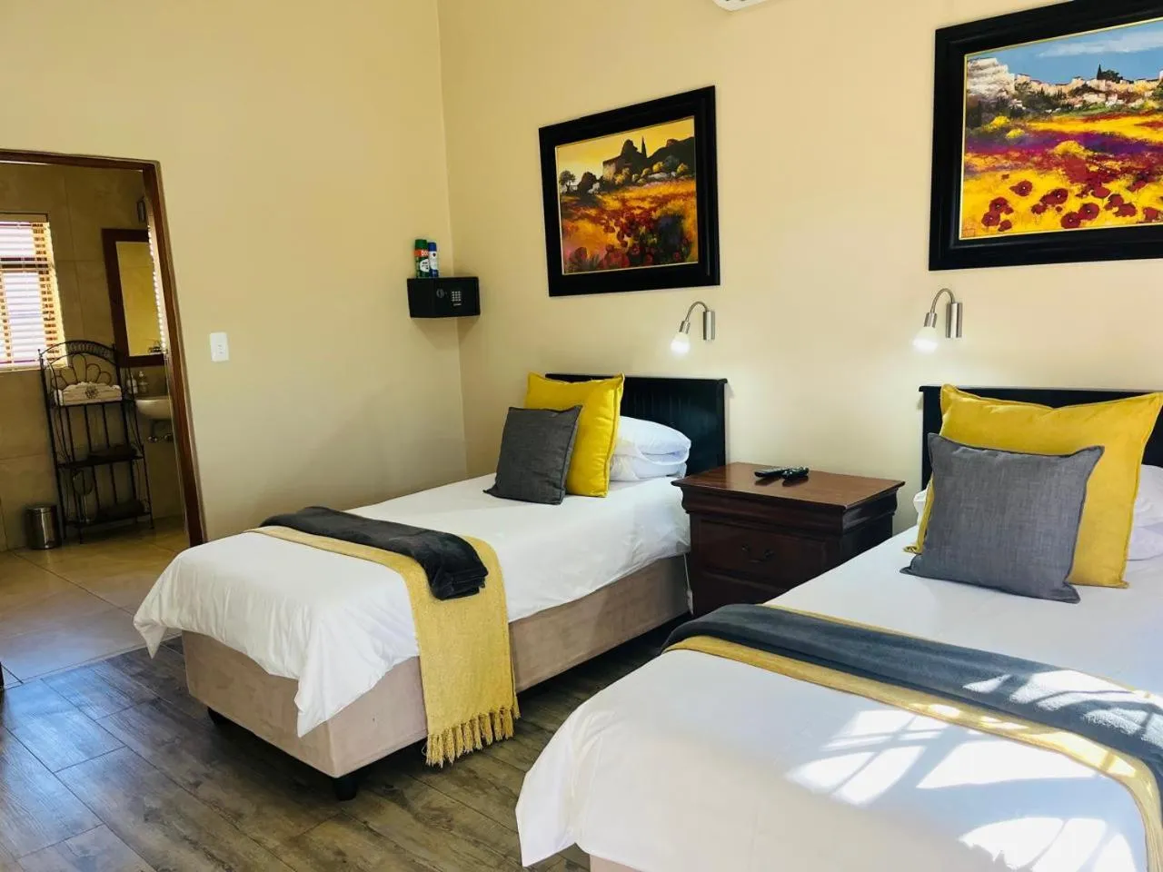 Bedroom, Bed in 17 on Bird Guest House