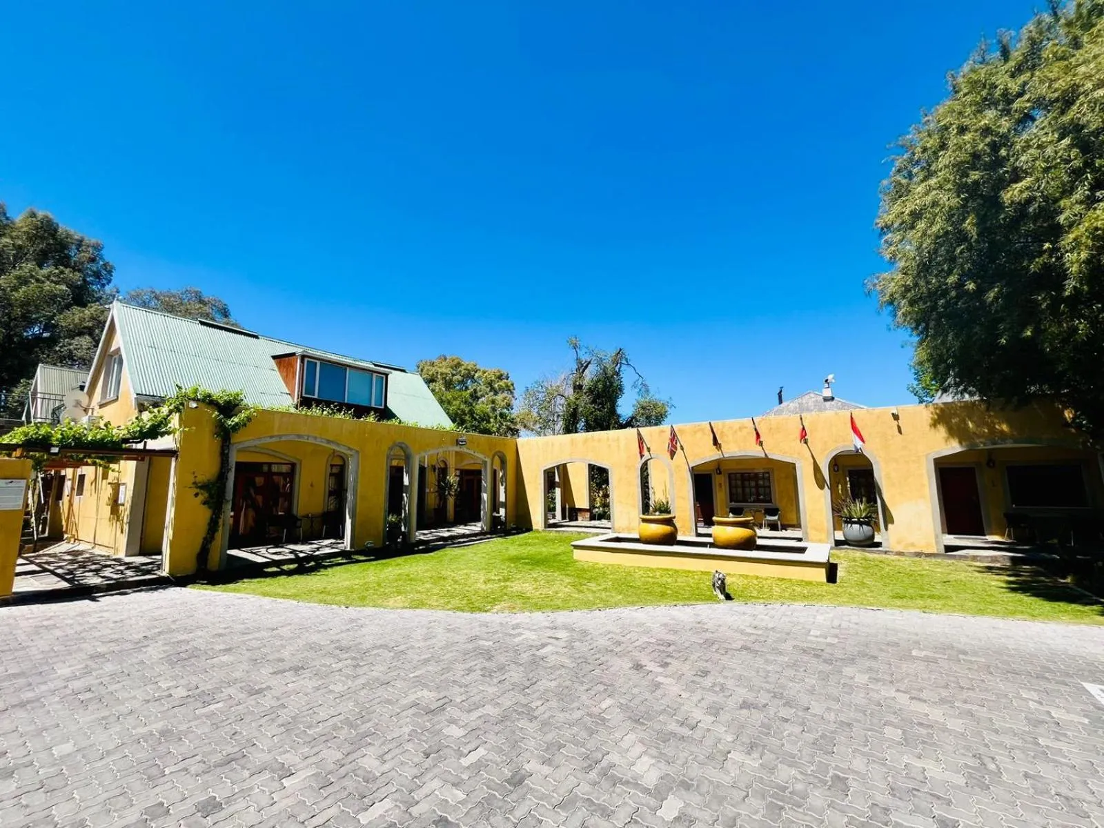 Property building in 17 on Bird Guest House