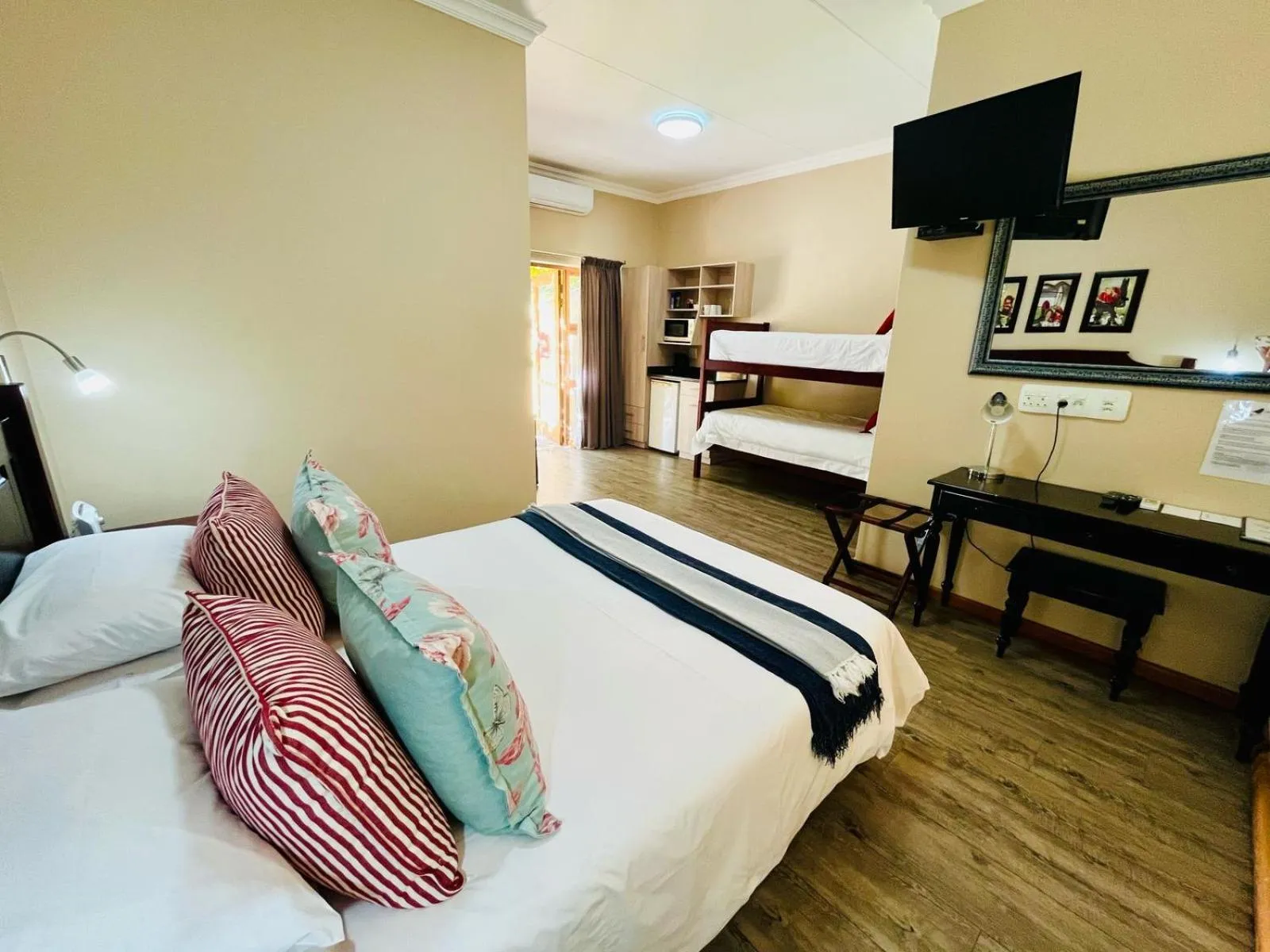 Photo of the whole room, Bed in 17 on Bird Guest House