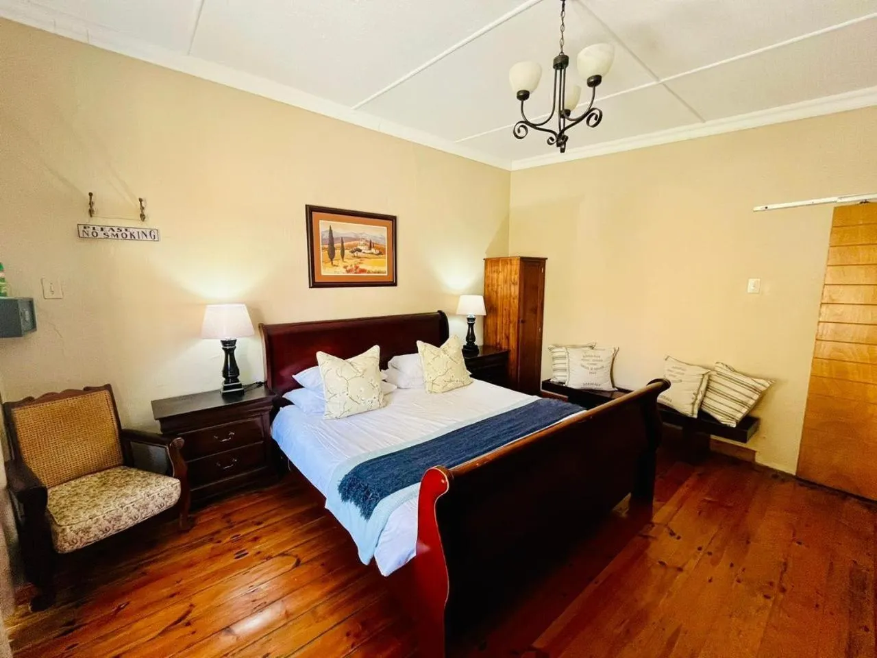 Bedroom, Bed in 17 on Bird Guest House