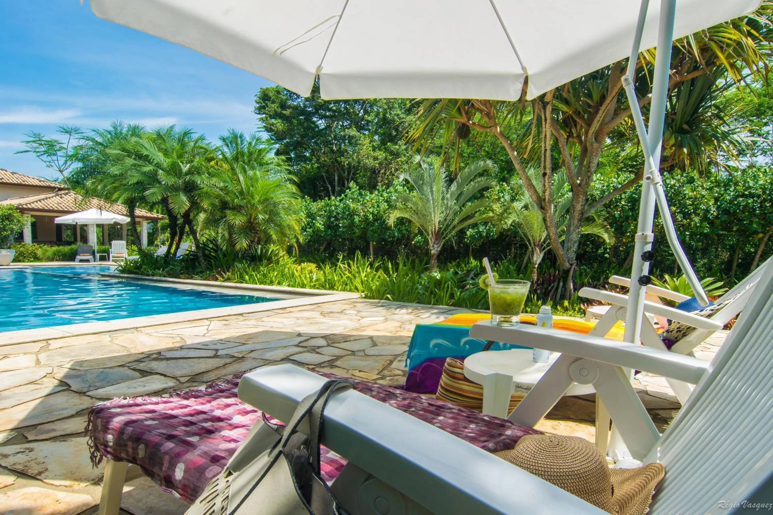 Swimming pool in Pousada Recanto Jota Ge